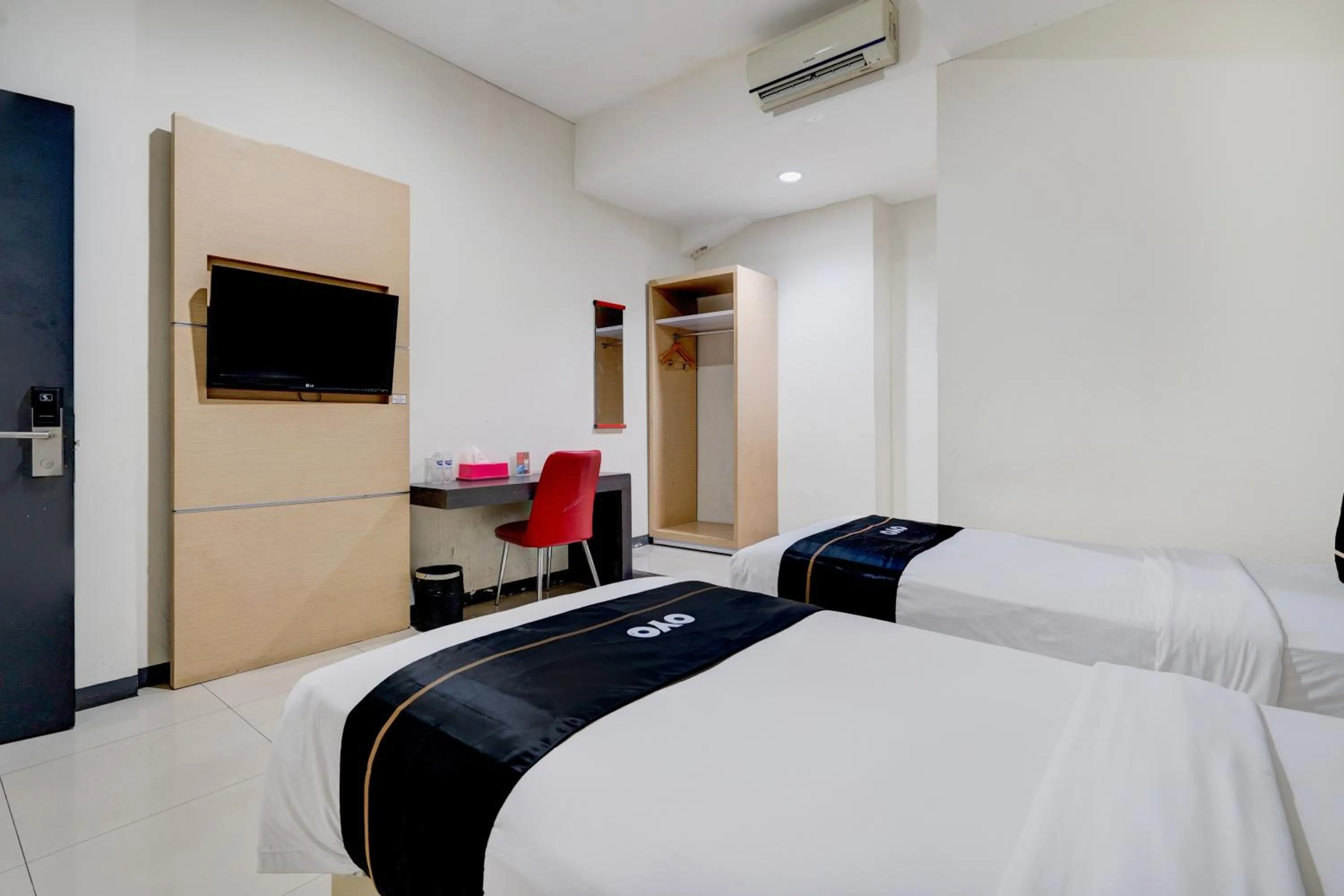 Bedroom, Bed in Townhouse Oak Cihampelas Near Ciwalk Formerly Promenade Hotel