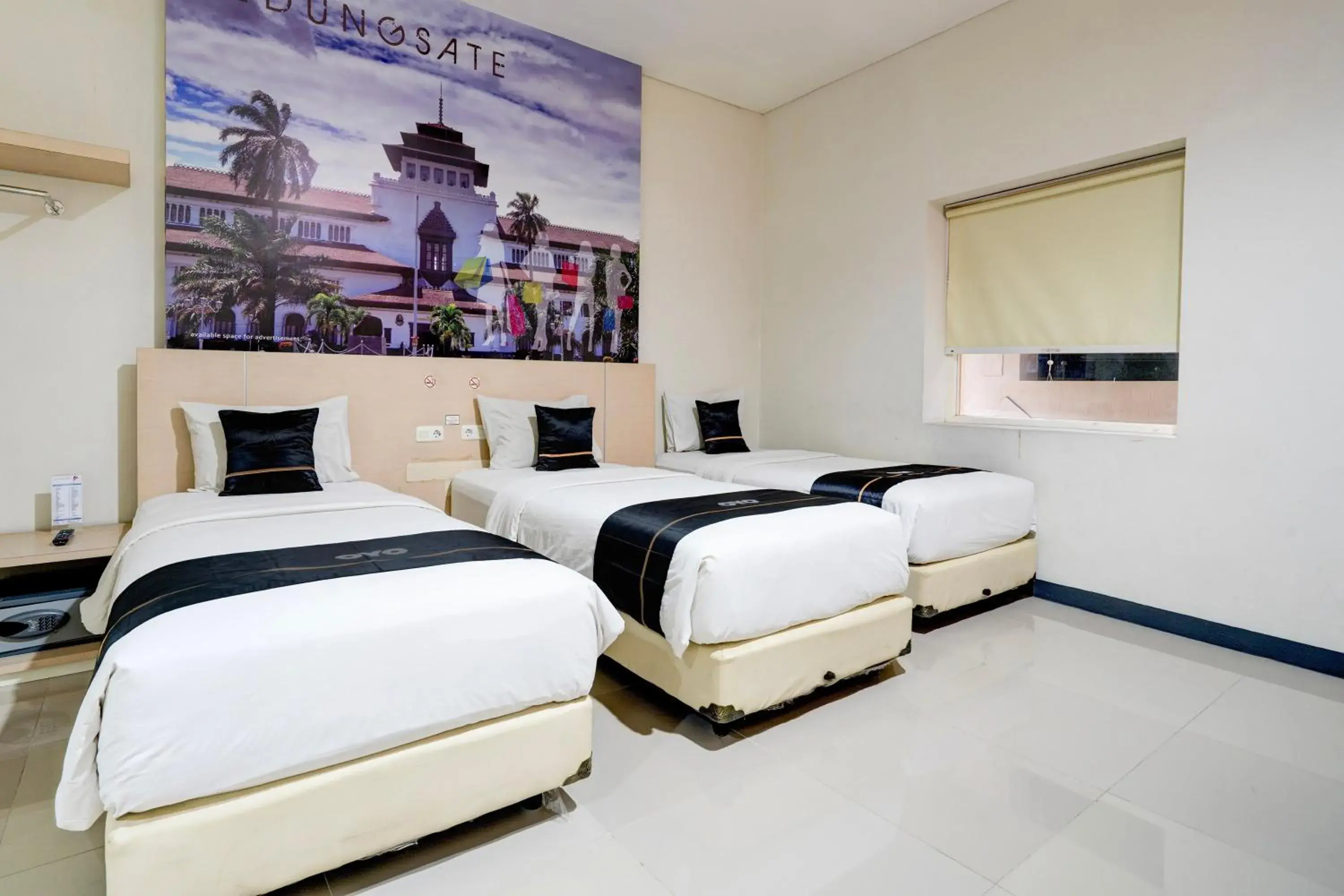 Superior Triple Room in Townhouse Oak Cihampelas Near Ciwalk Formerly Promenade Hotel Superior Triple Room in Townhouse Oak Cihampelas Near Ciwalk Formerly Promenade Hotel