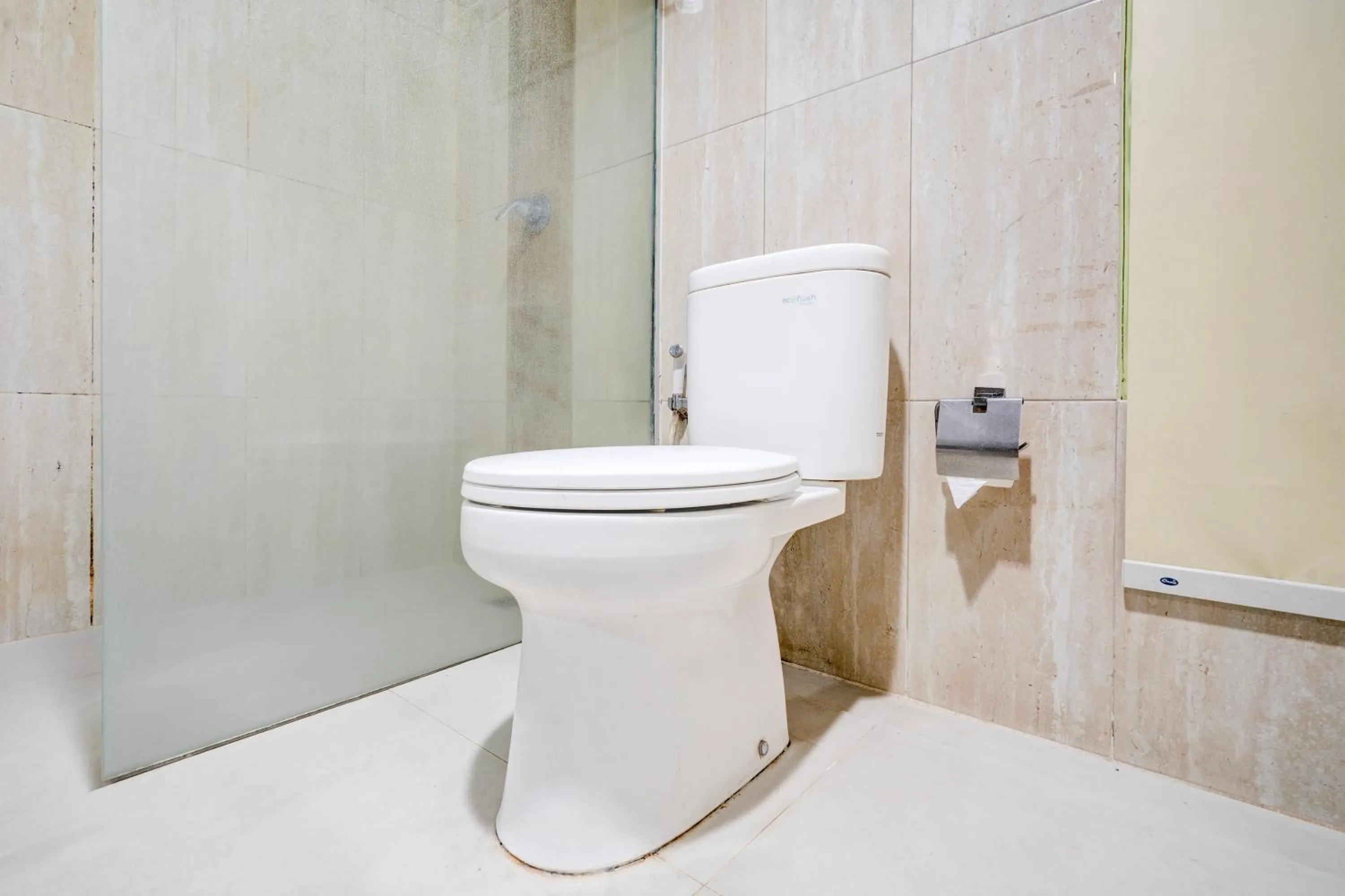 Bathroom in Townhouse Oak Cihampelas Near Ciwalk Formerly Promenade Hotel