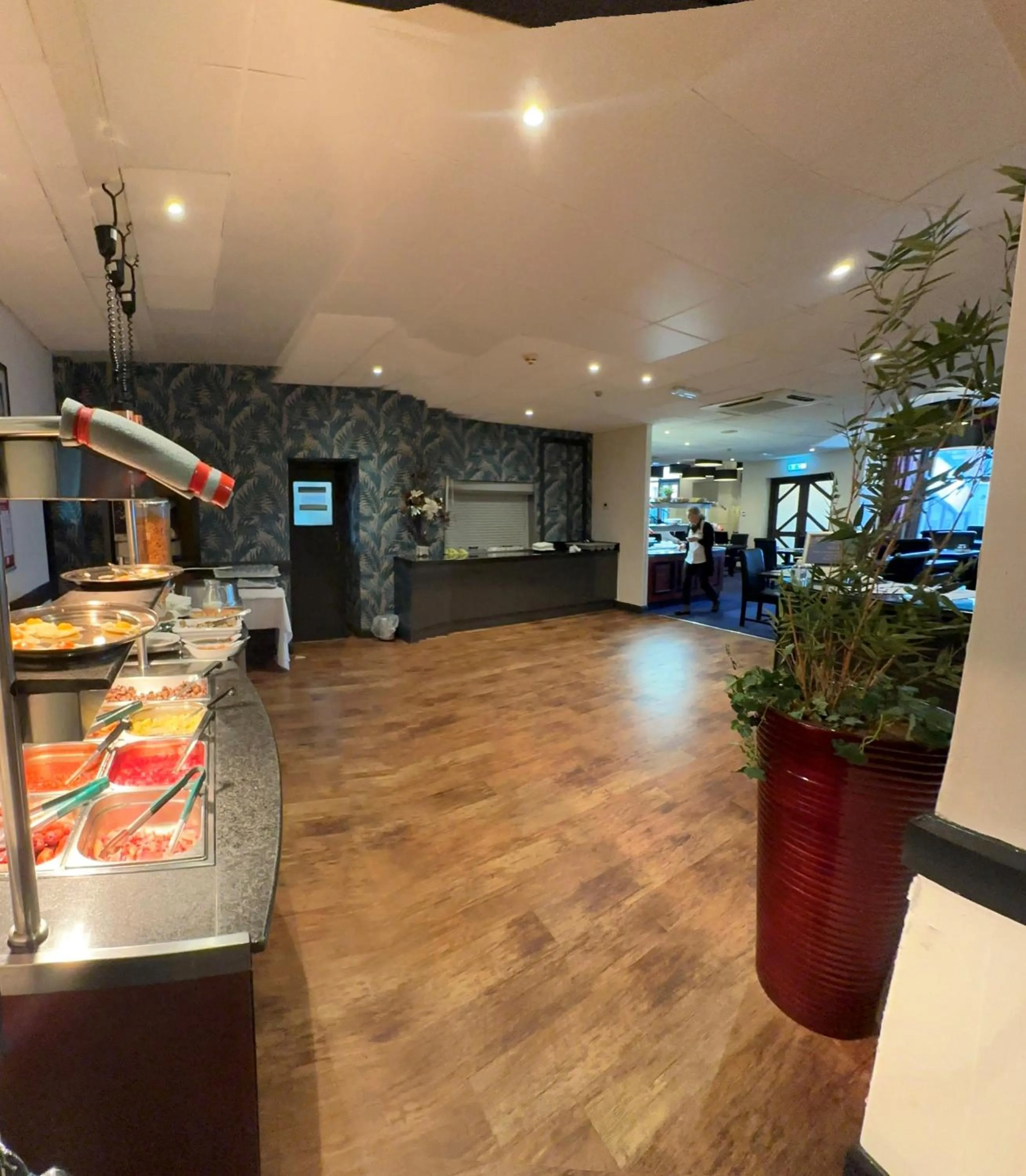 Buffet breakfast in Royal Clifton Hotel