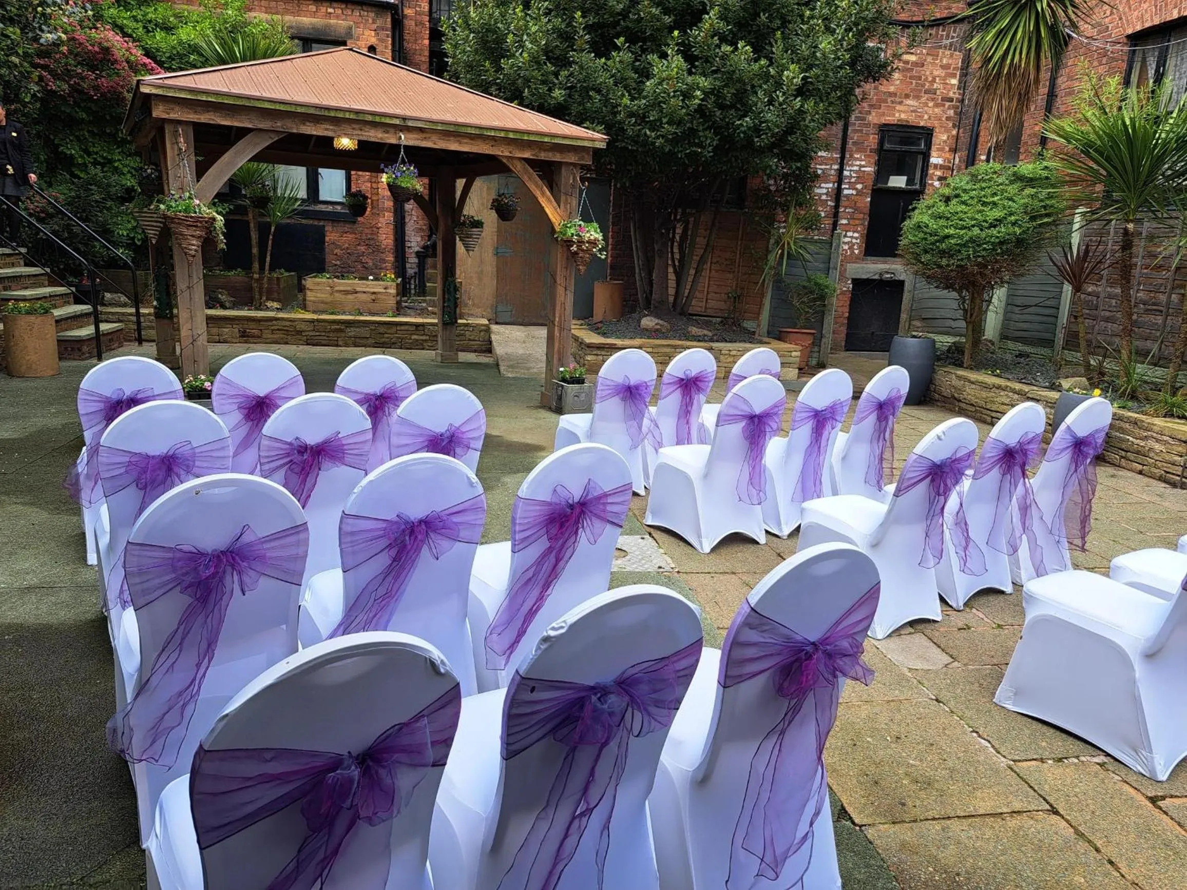 Patio in Royal Clifton Hotel