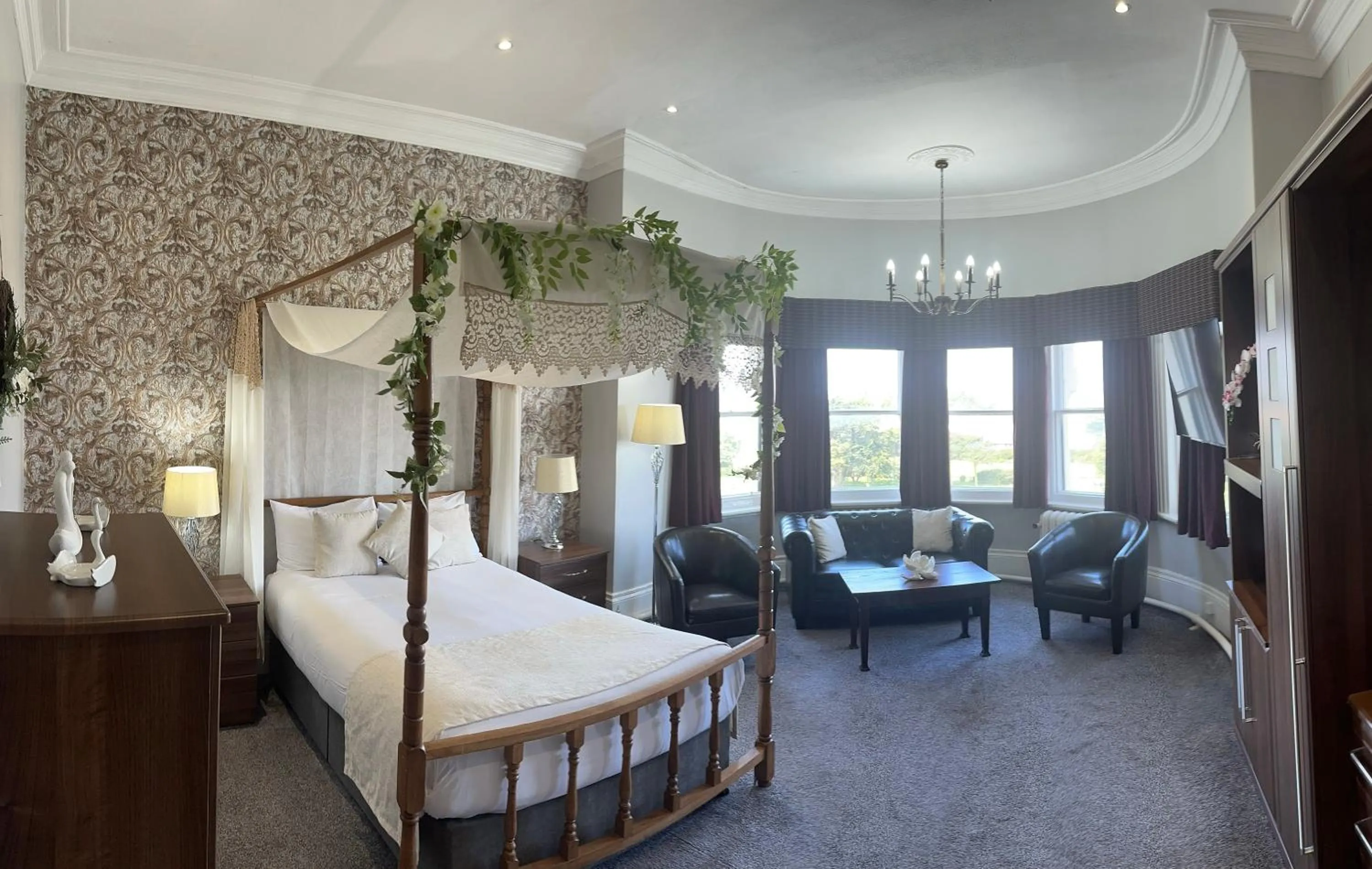 Bed in Royal Clifton Hotel