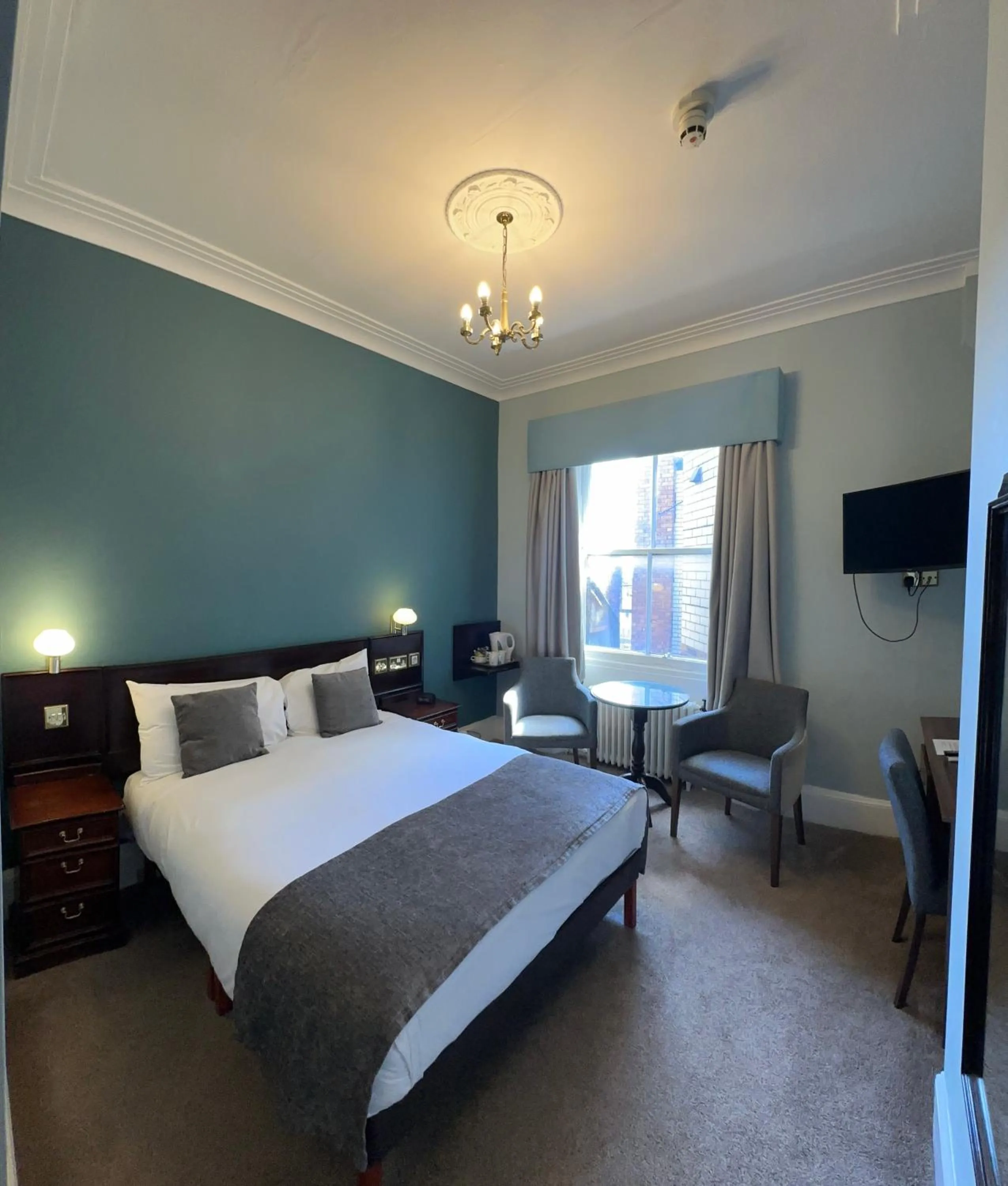 Bed in Royal Clifton Hotel