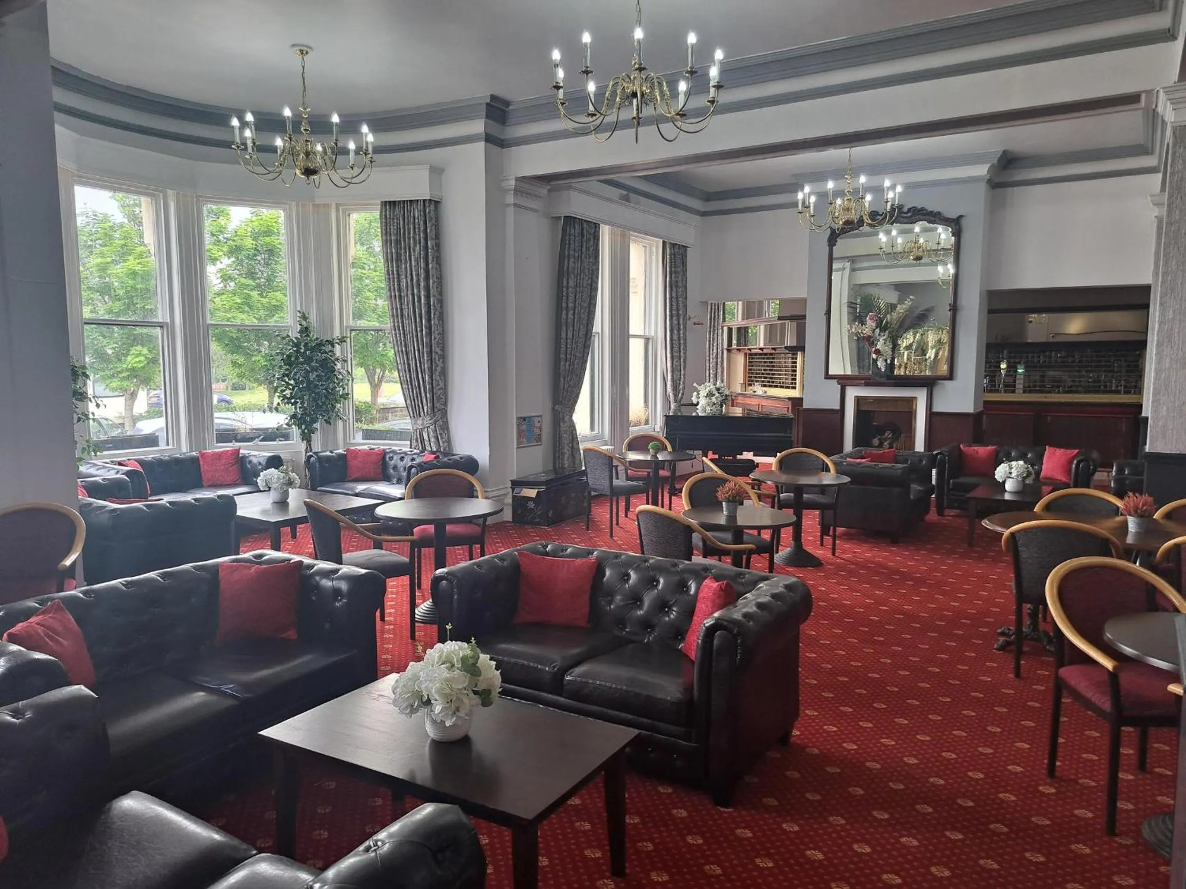 Lobby or reception in Royal Clifton Hotel