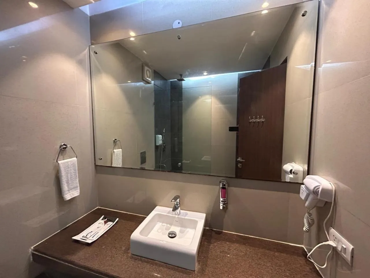 Bathroom in Tivoli Heritage Palace, Rewari