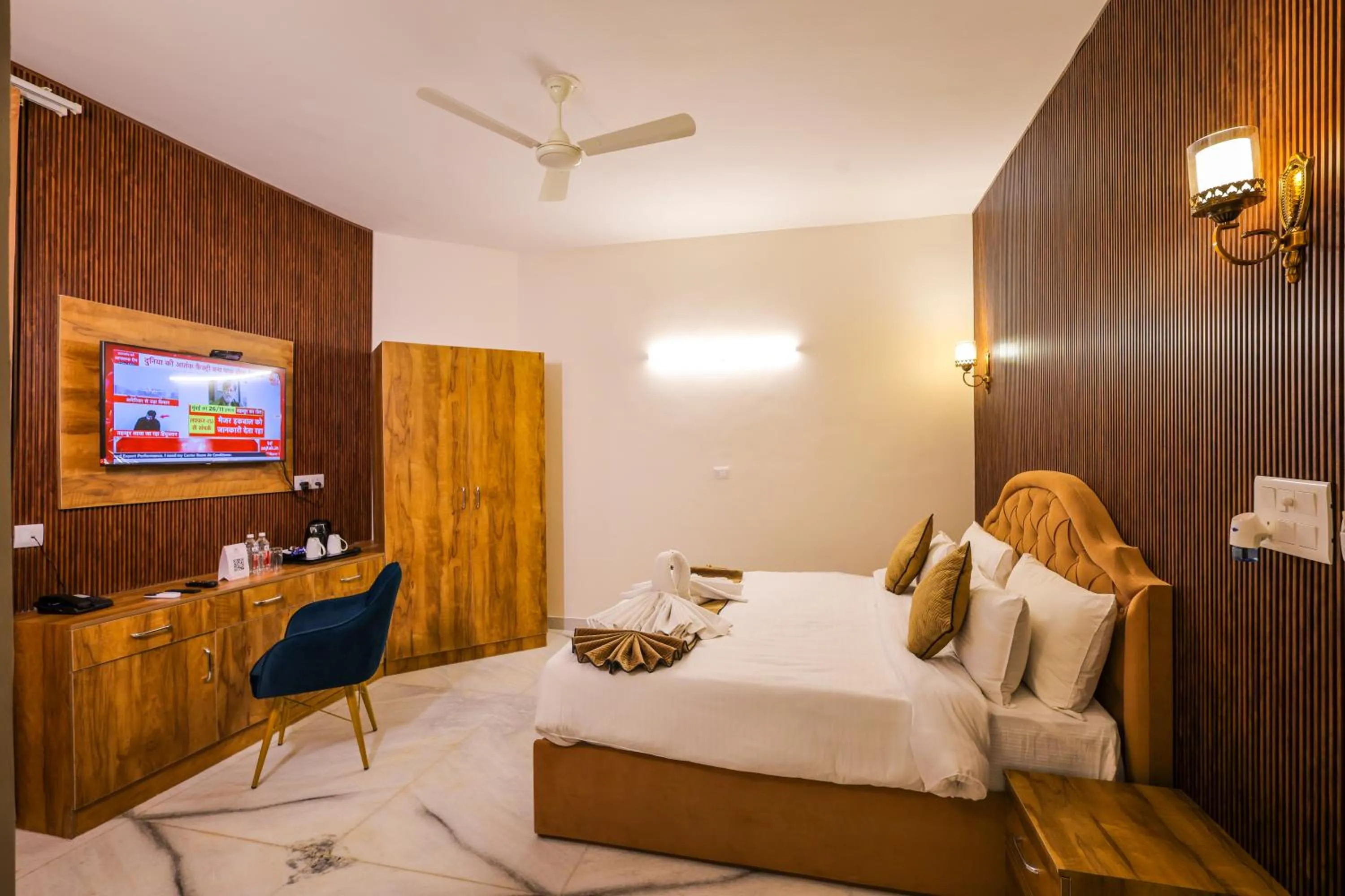 TV and multimedia, Bed in Tivoli Heritage Palace, Rewari