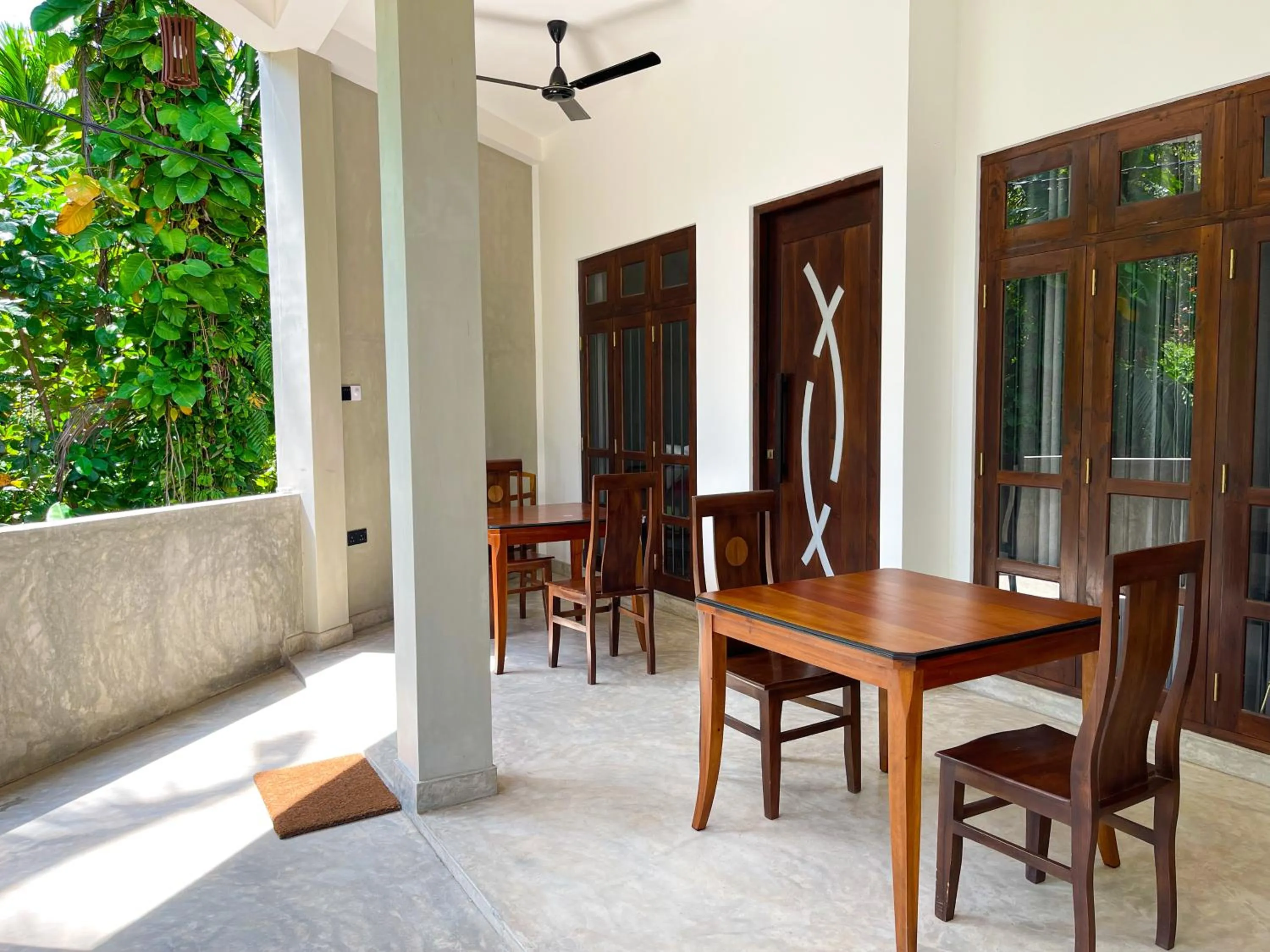 Seating area in LaRoy Mirissa