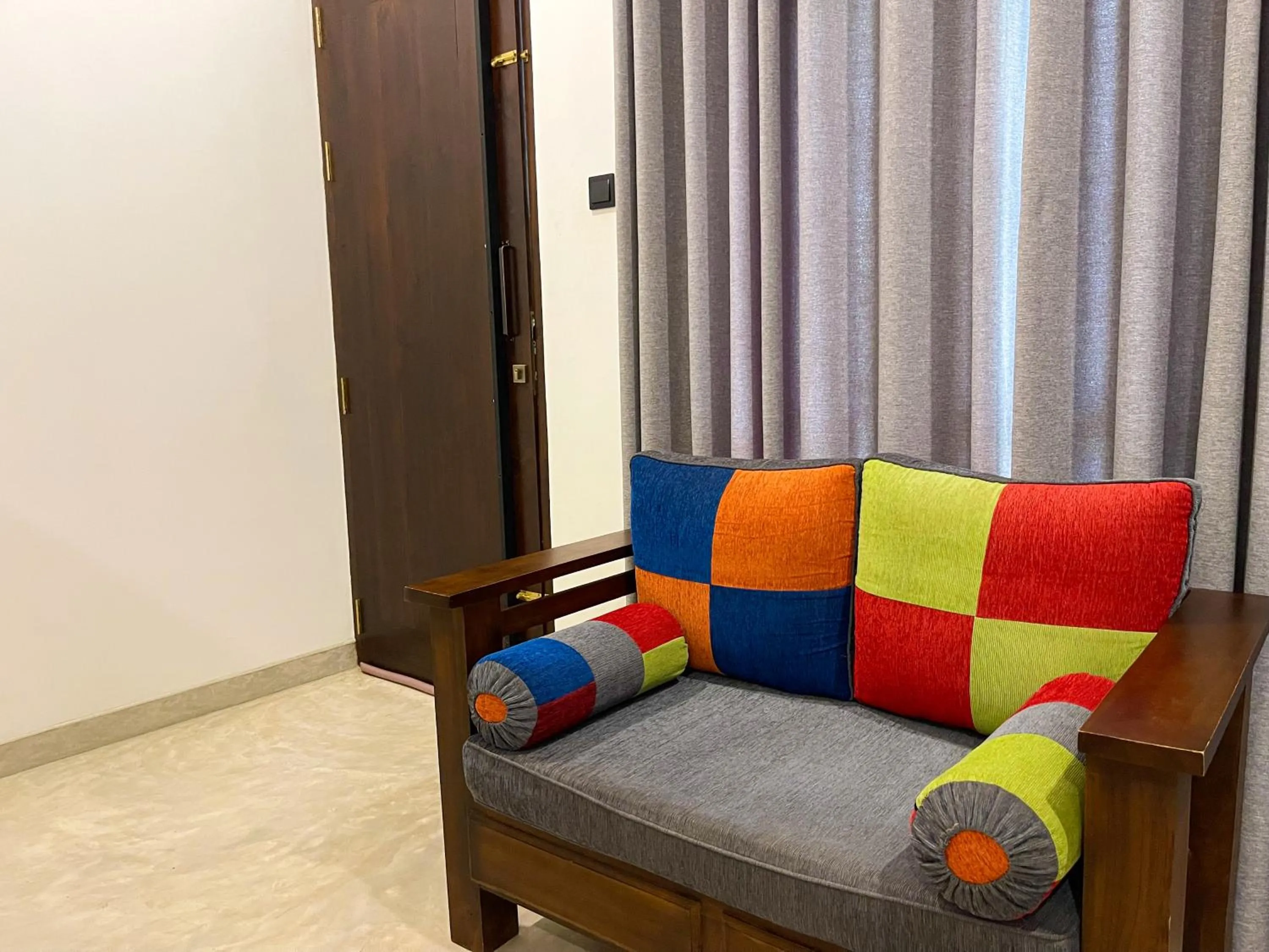 Seating area in LaRoy Mirissa