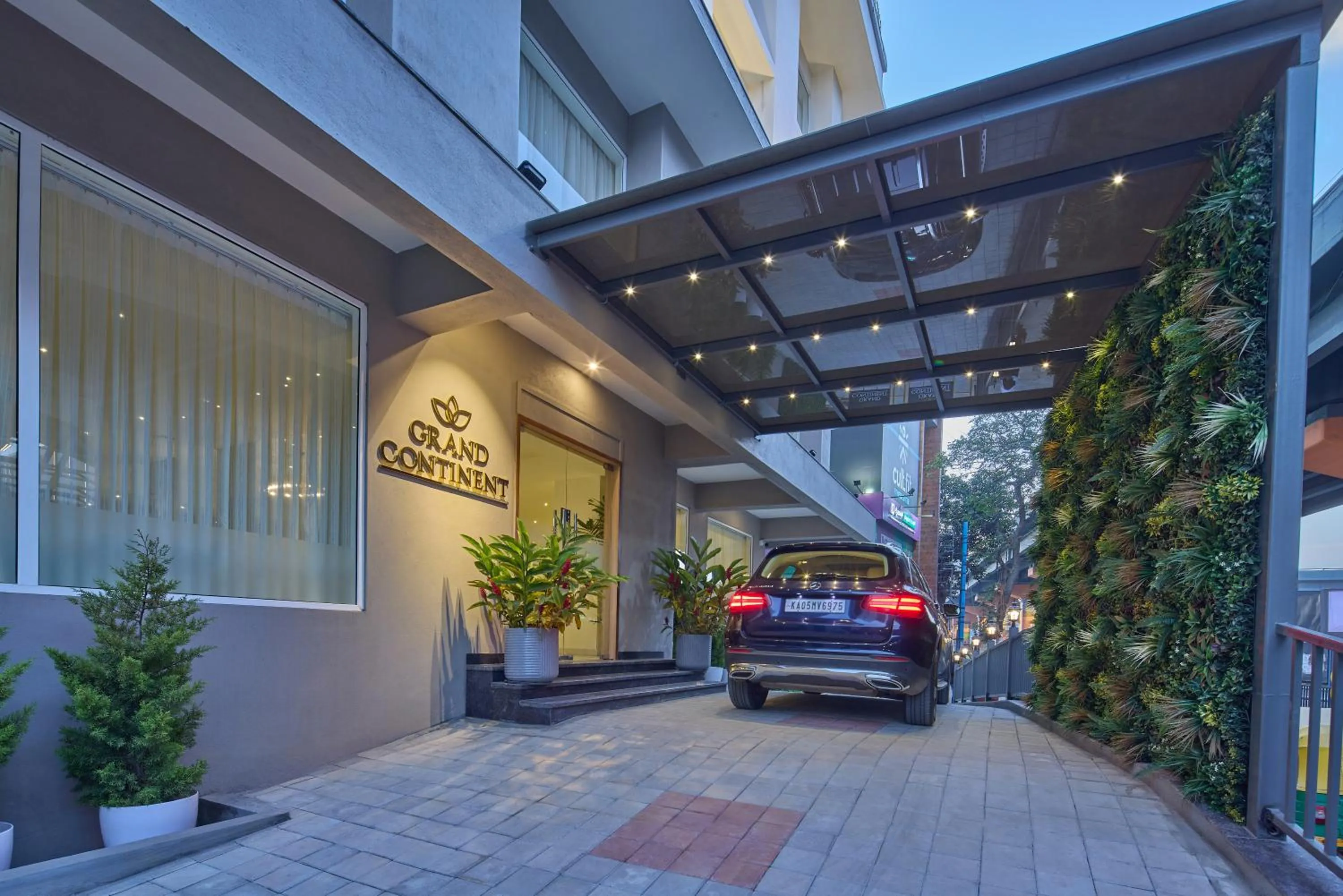 Property building in Grand Continent Hebbal A Sarovar Portico Affiliate Hotel