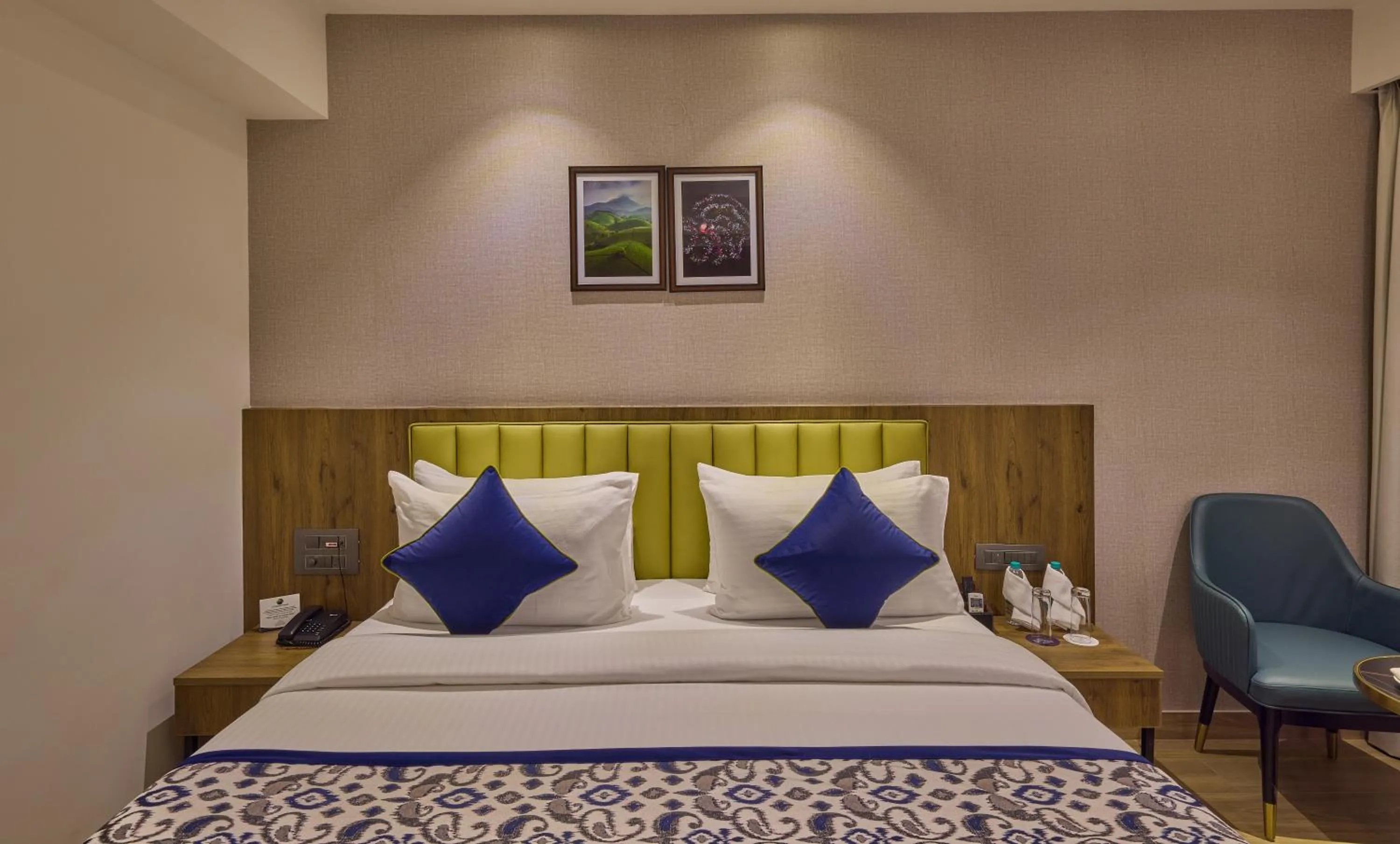 Bed in Grand Continent Hebbal A Sarovar Portico Affiliate Hotel