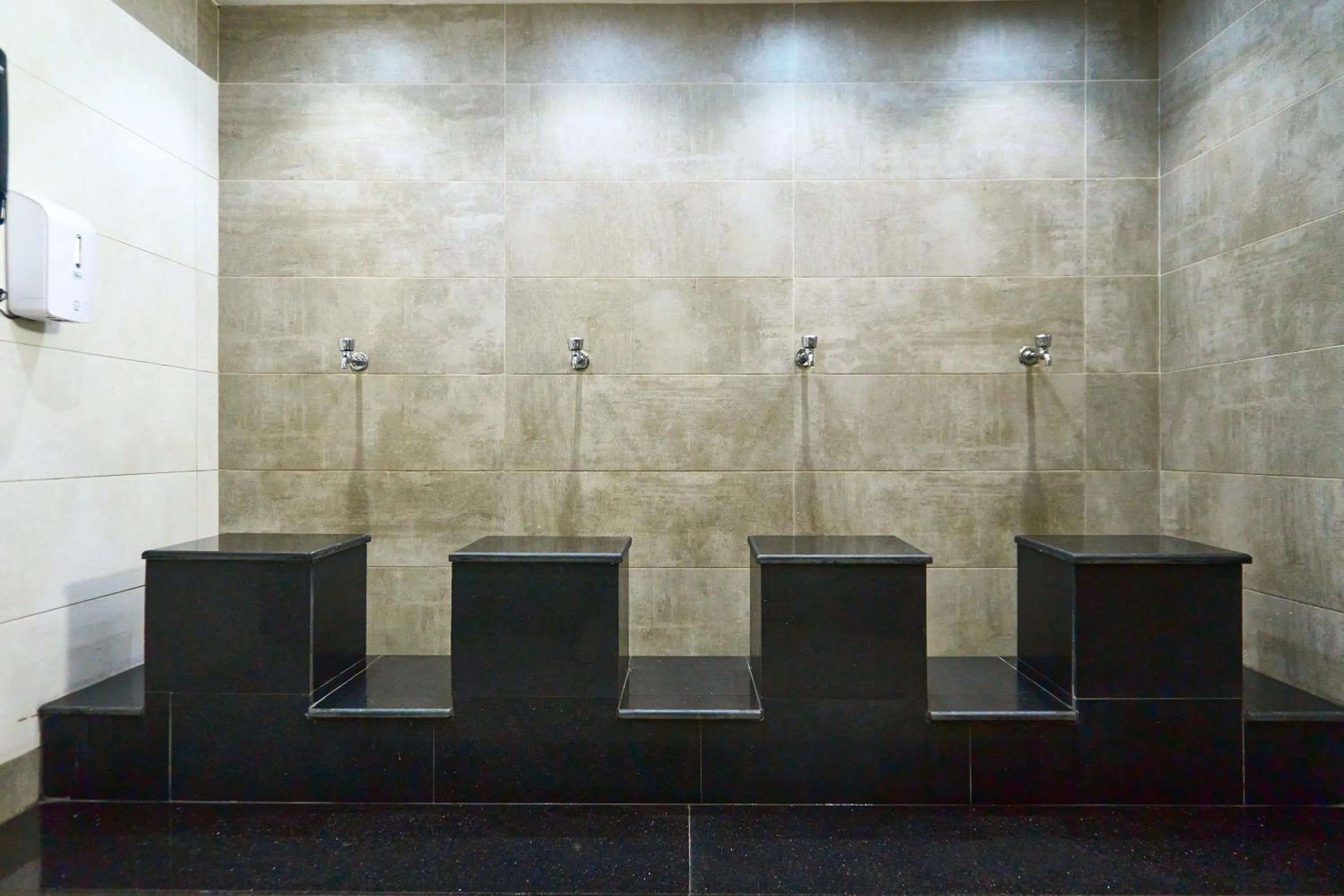 Bathroom in Selat Al Bait Hotel