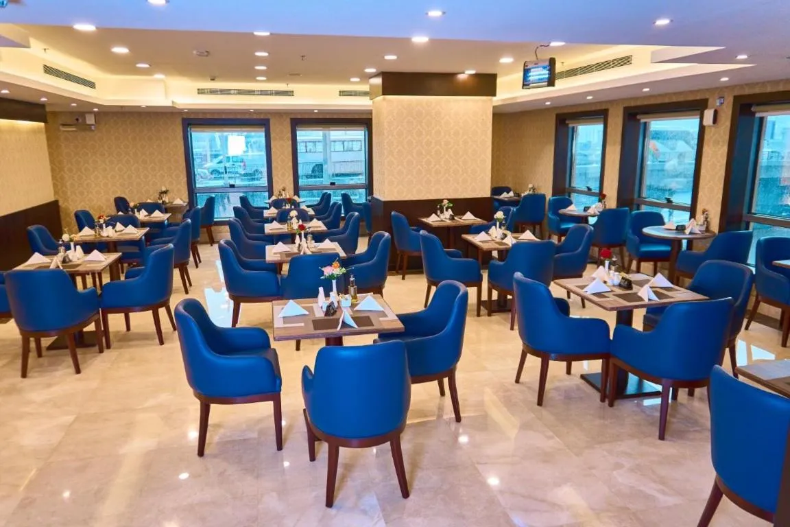 Restaurant/places to eat in Selat Al Bait Hotel