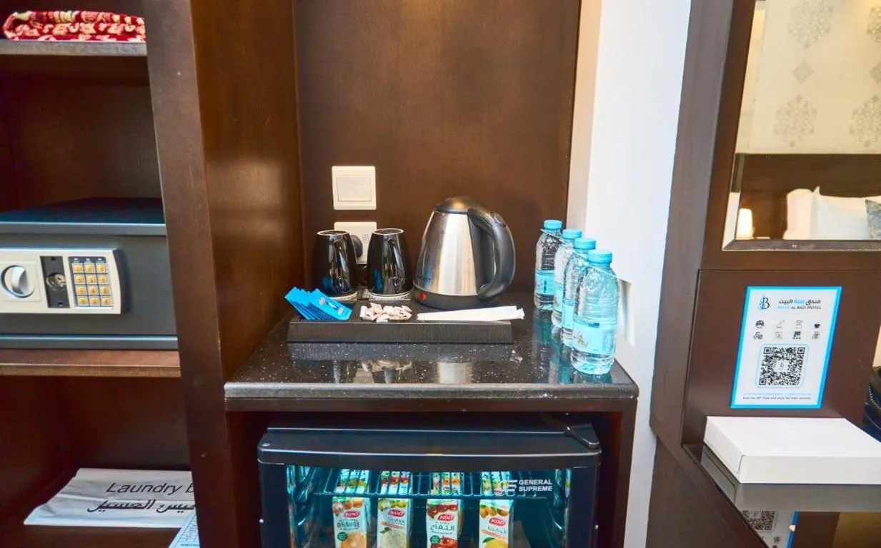 Coffee/tea facilities in Selat Al Bait Hotel