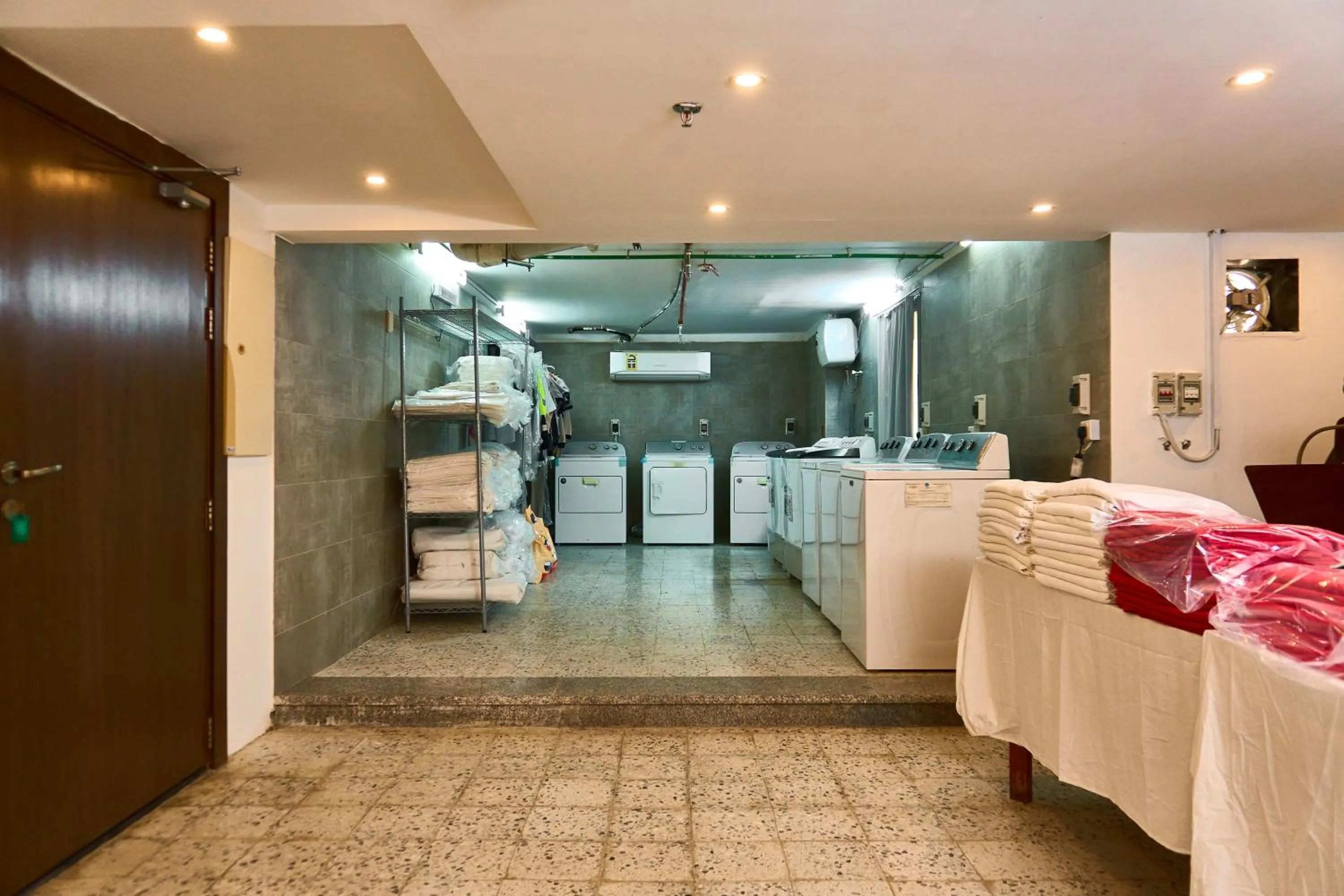 laundry in Selat Al Bait Hotel