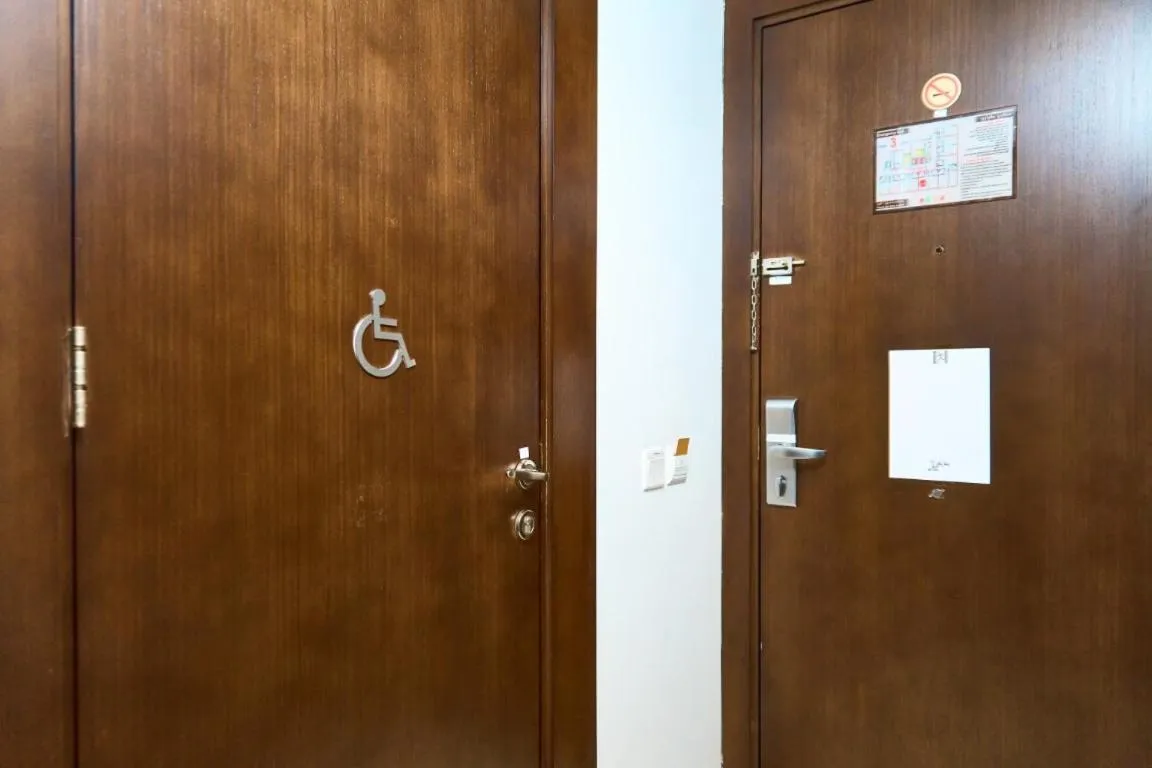 Facility for disabled guests in Selat Al Bait Hotel