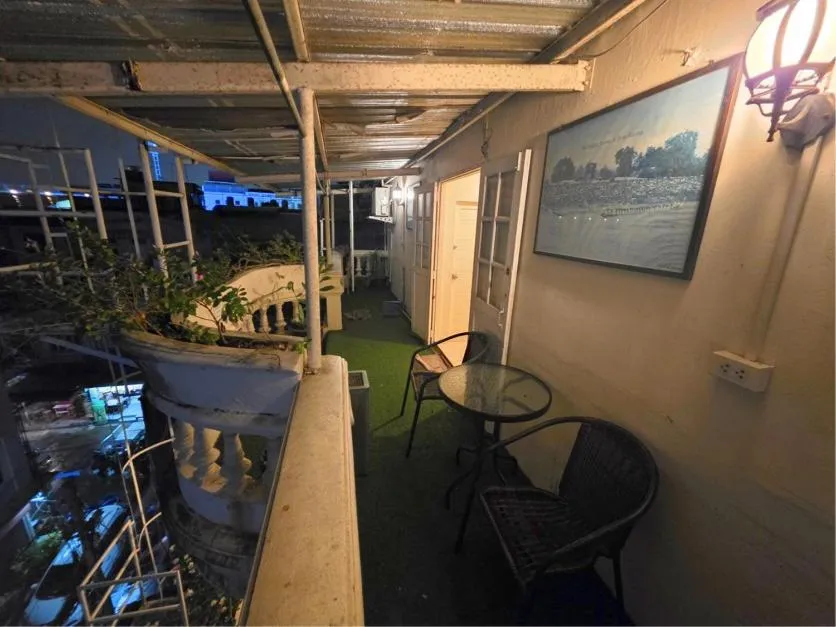 Balcony/Terrace in Greenhouse Bangkok Khaosan