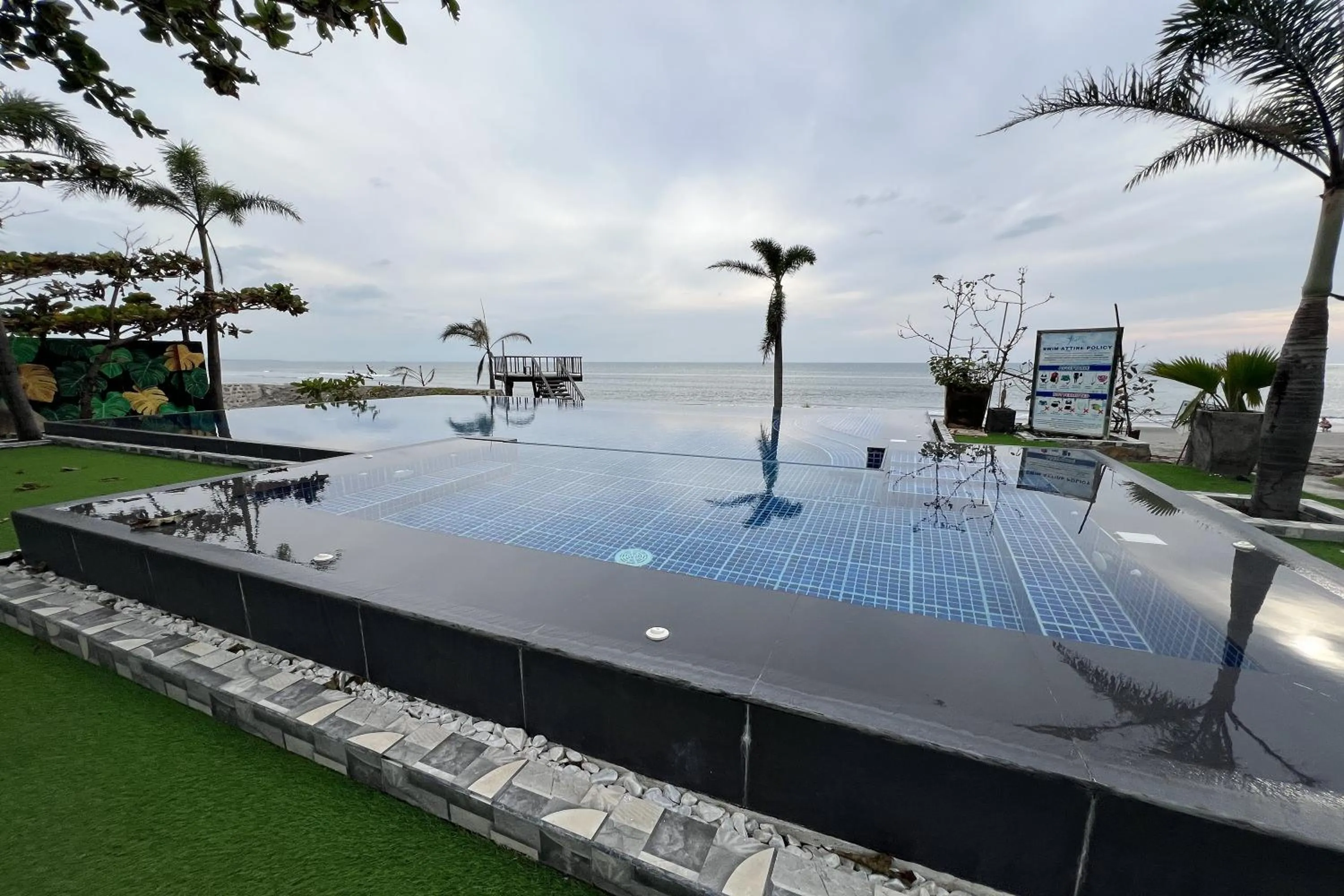 Swimming pool in Funtasea Hotel and Beach Resort