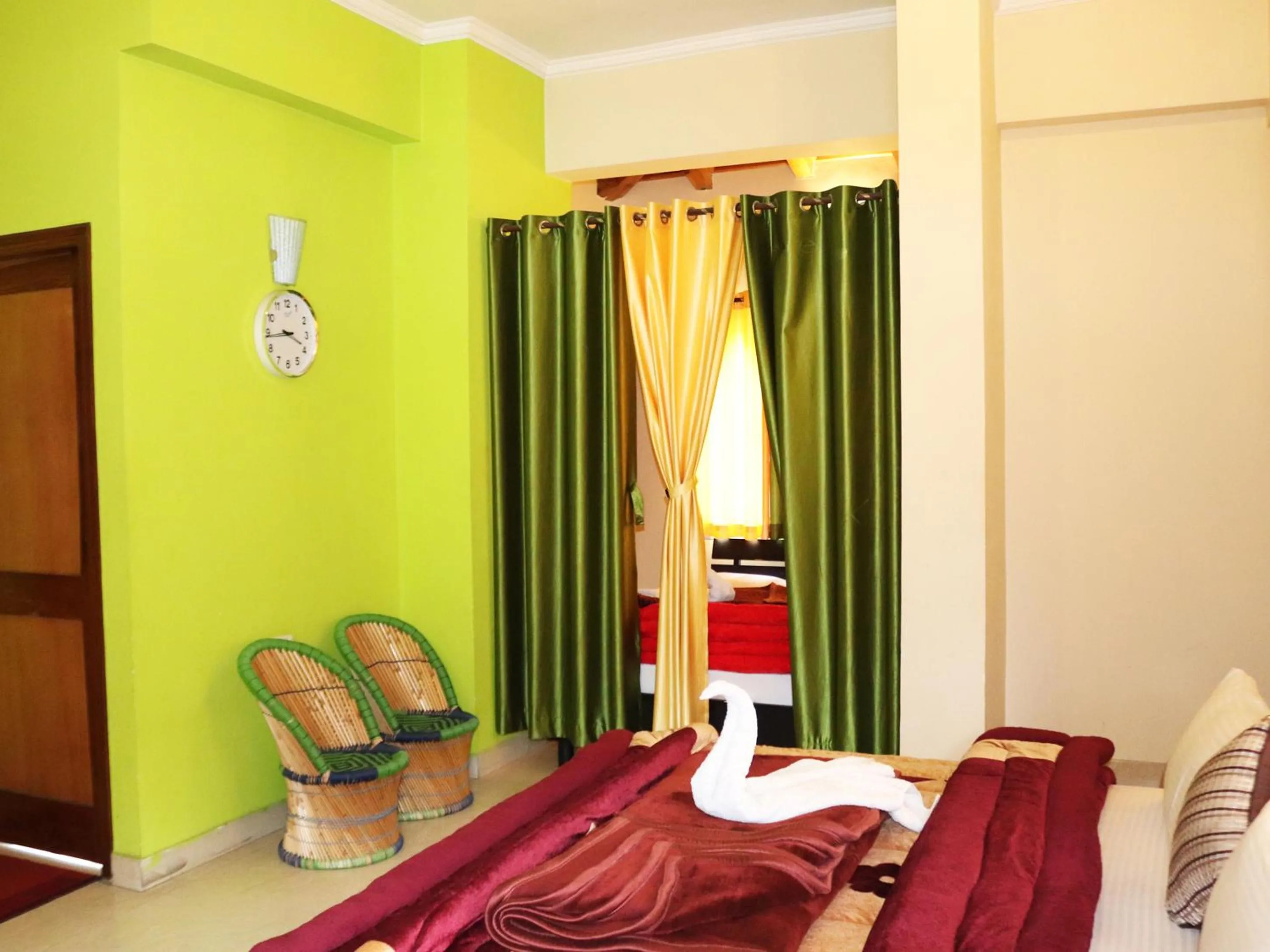 Photo of the whole room, Bed in Shivalik River Retreat