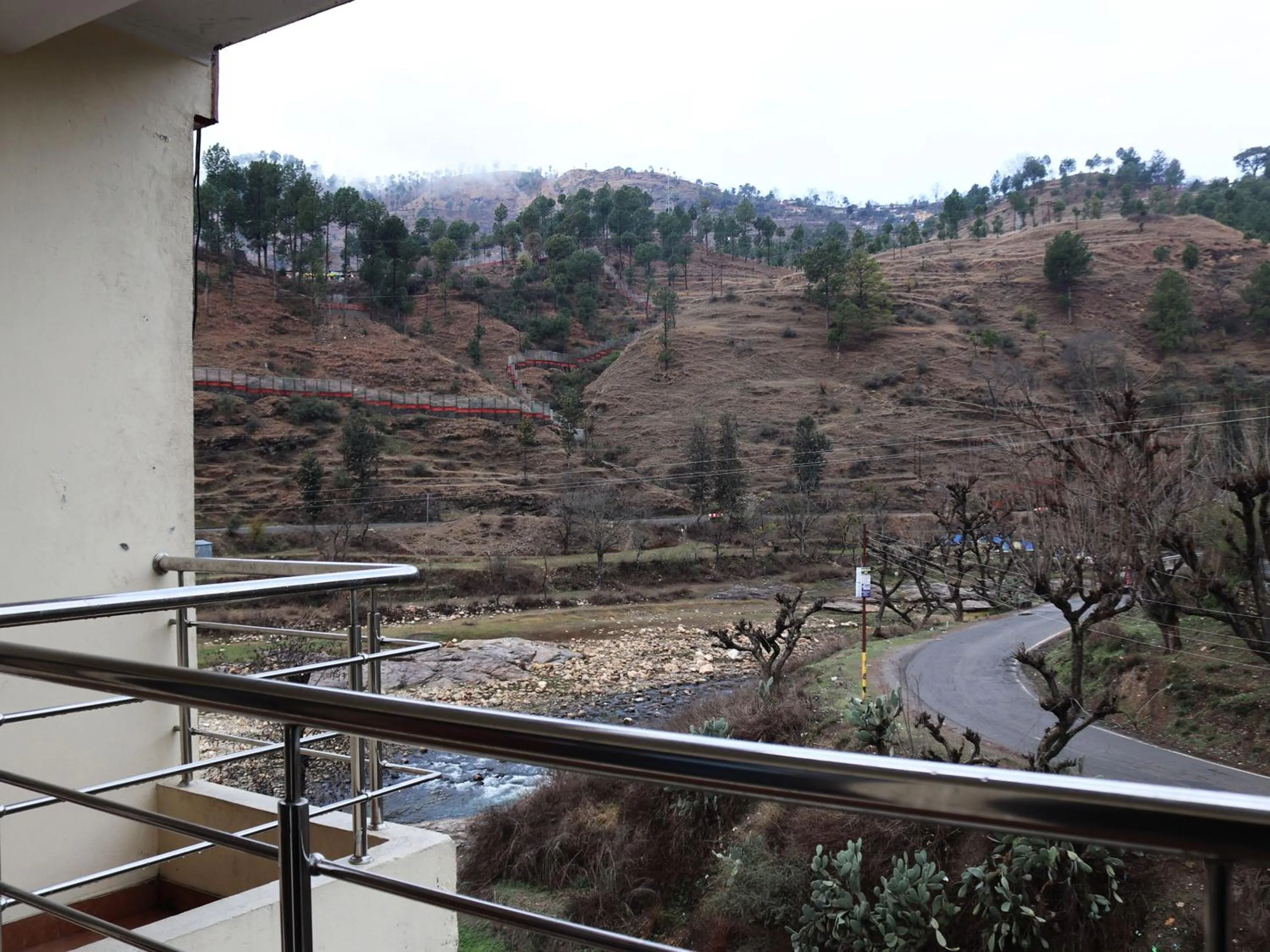 Mountain view in Shivalik River Retreat