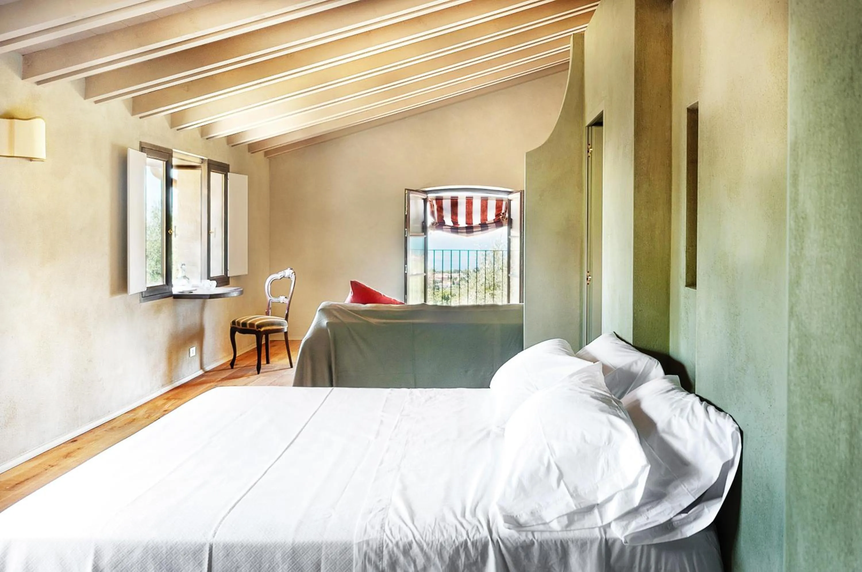 Bedroom, Bed in Prati Palai