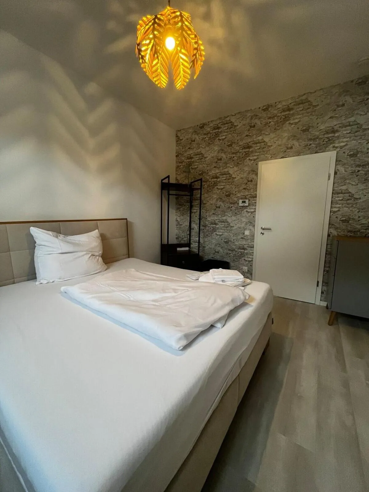 Bedroom, Bed in Lisboa: Messe/Business/FeWo DUS