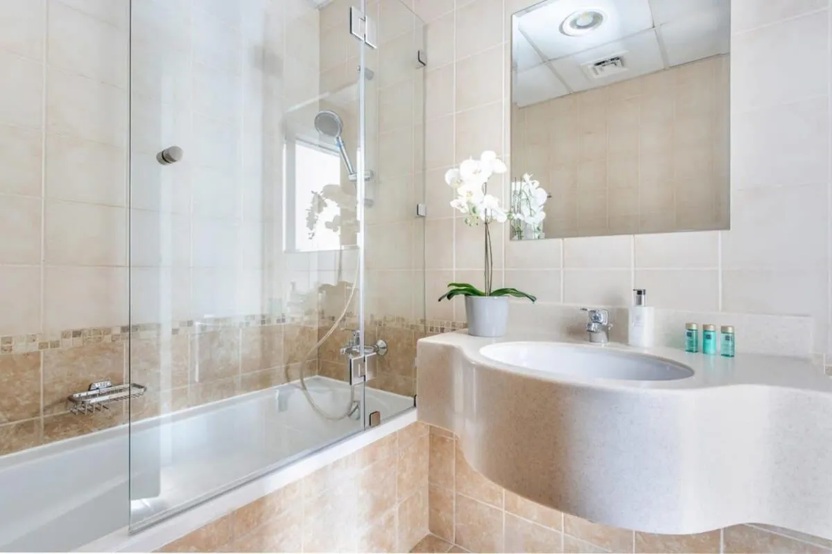 Frank Porter - Marina Views Tower B