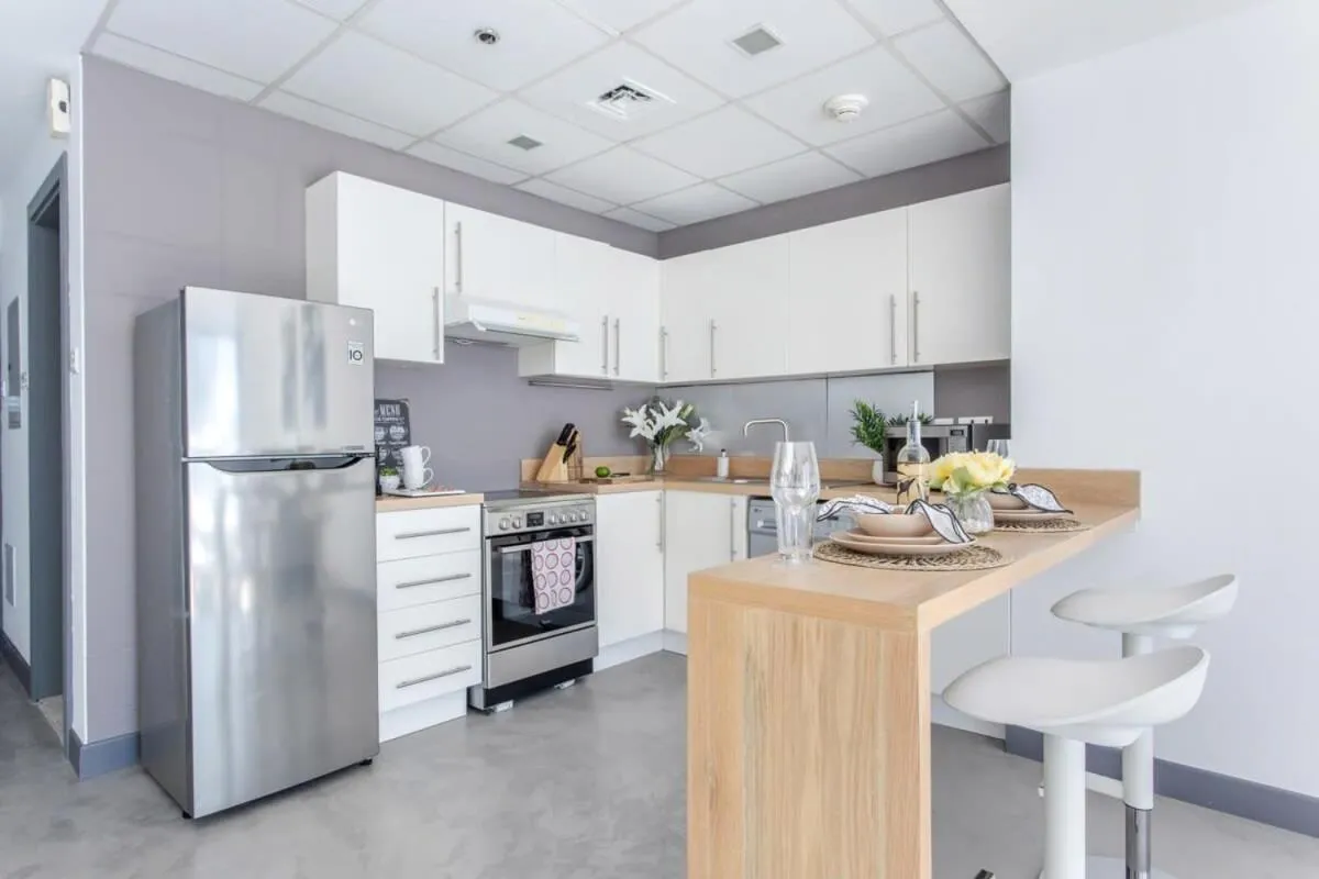 Frank Porter - Marina Views Tower B