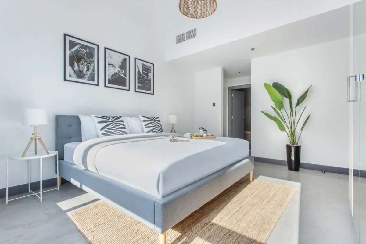 Bed in Frank Porter - Marina Views Tower B