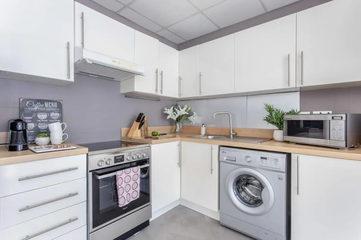 Frank Porter - Marina Views Tower B