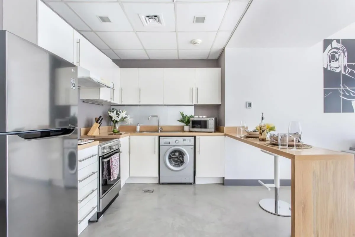 Frank Porter - Marina Views Tower B