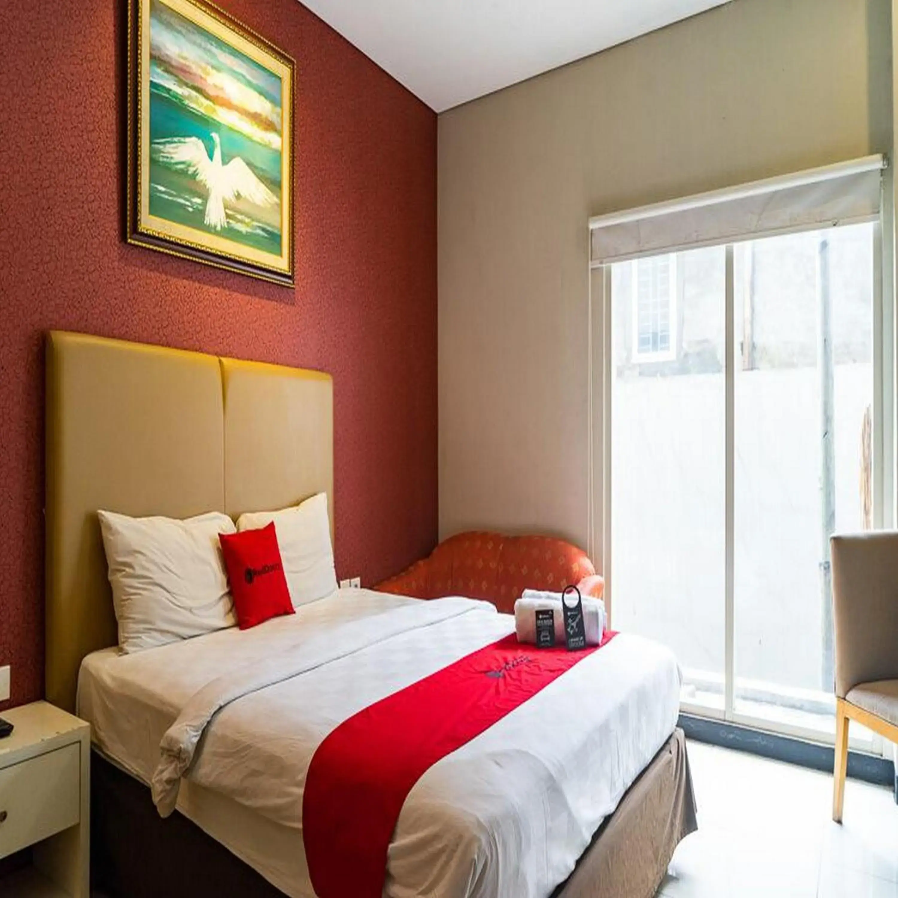 Deluxe Double Room in RedDoorz Plus at Blue Pacific Blok M Deluxe Double Room in RedDoorz Plus at Blue Pacific Blok M