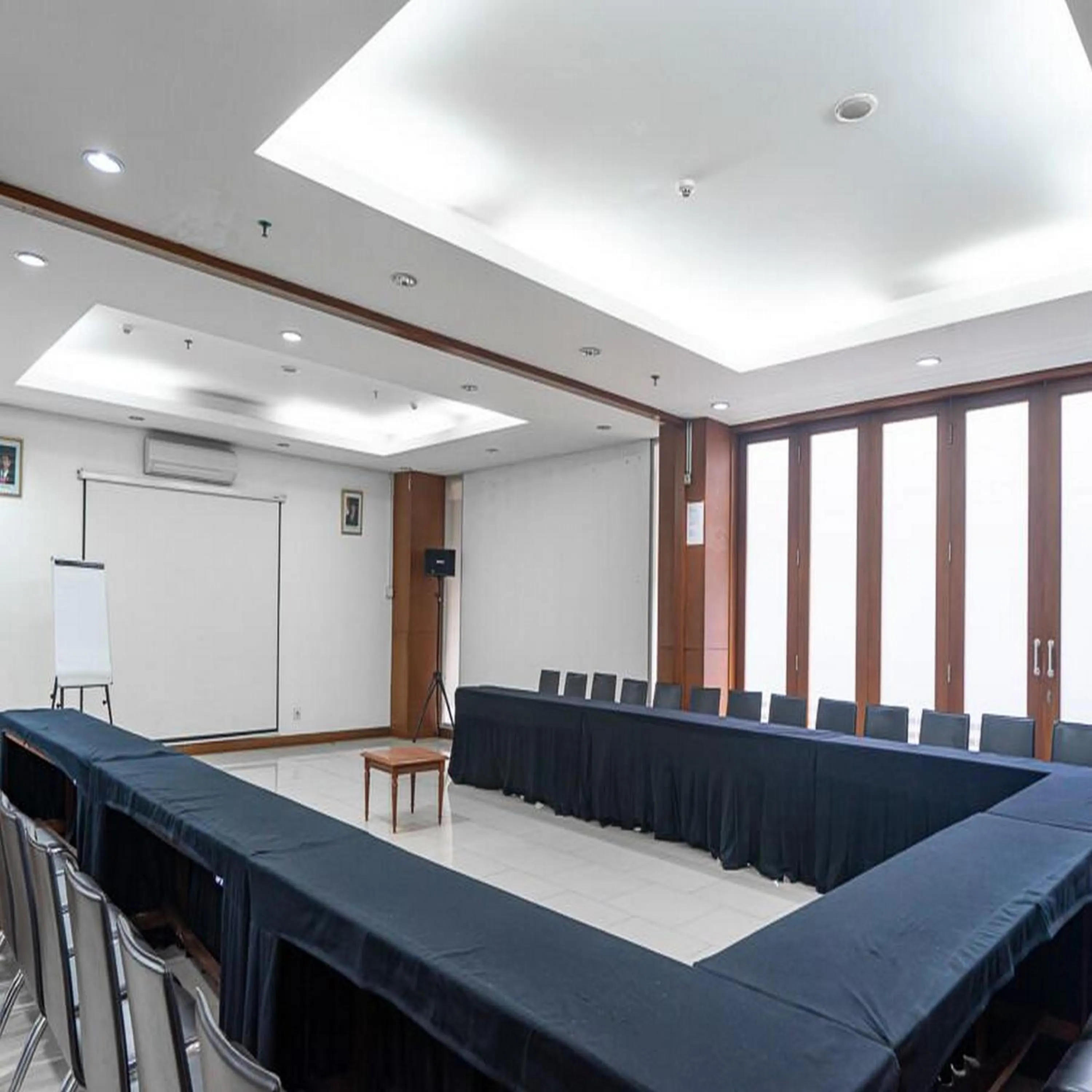 Meeting/conference room in RedDoorz Plus at Blue Pacific Blok M