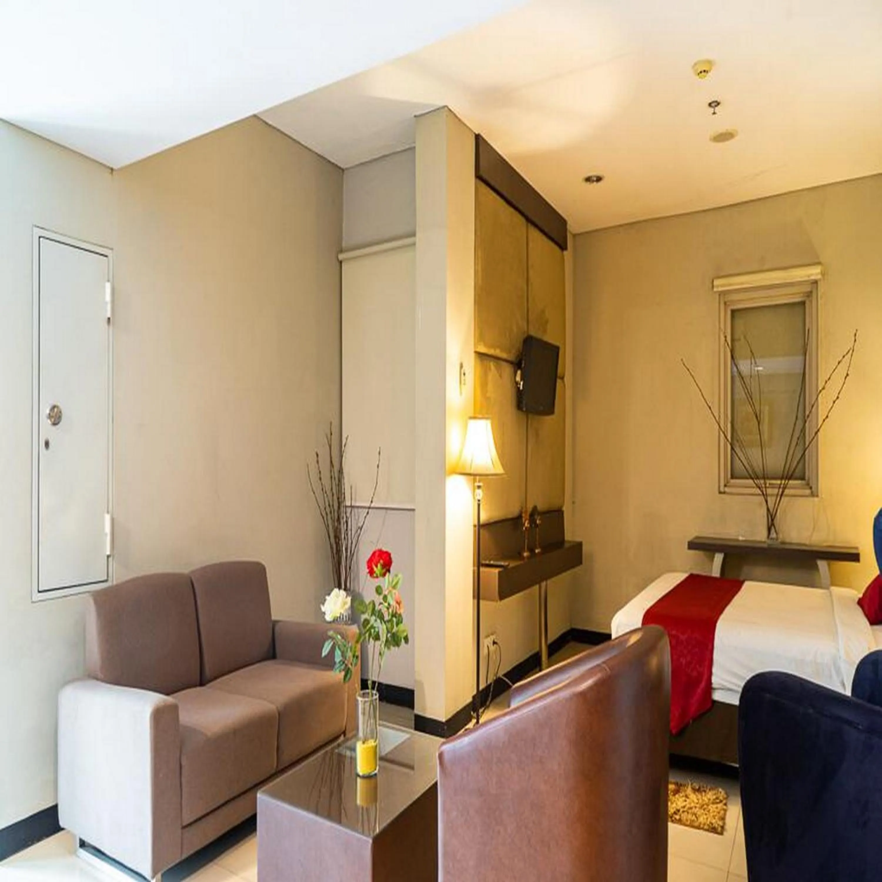 Bedroom, Bed in RedDoorz Plus at Blue Pacific Blok M