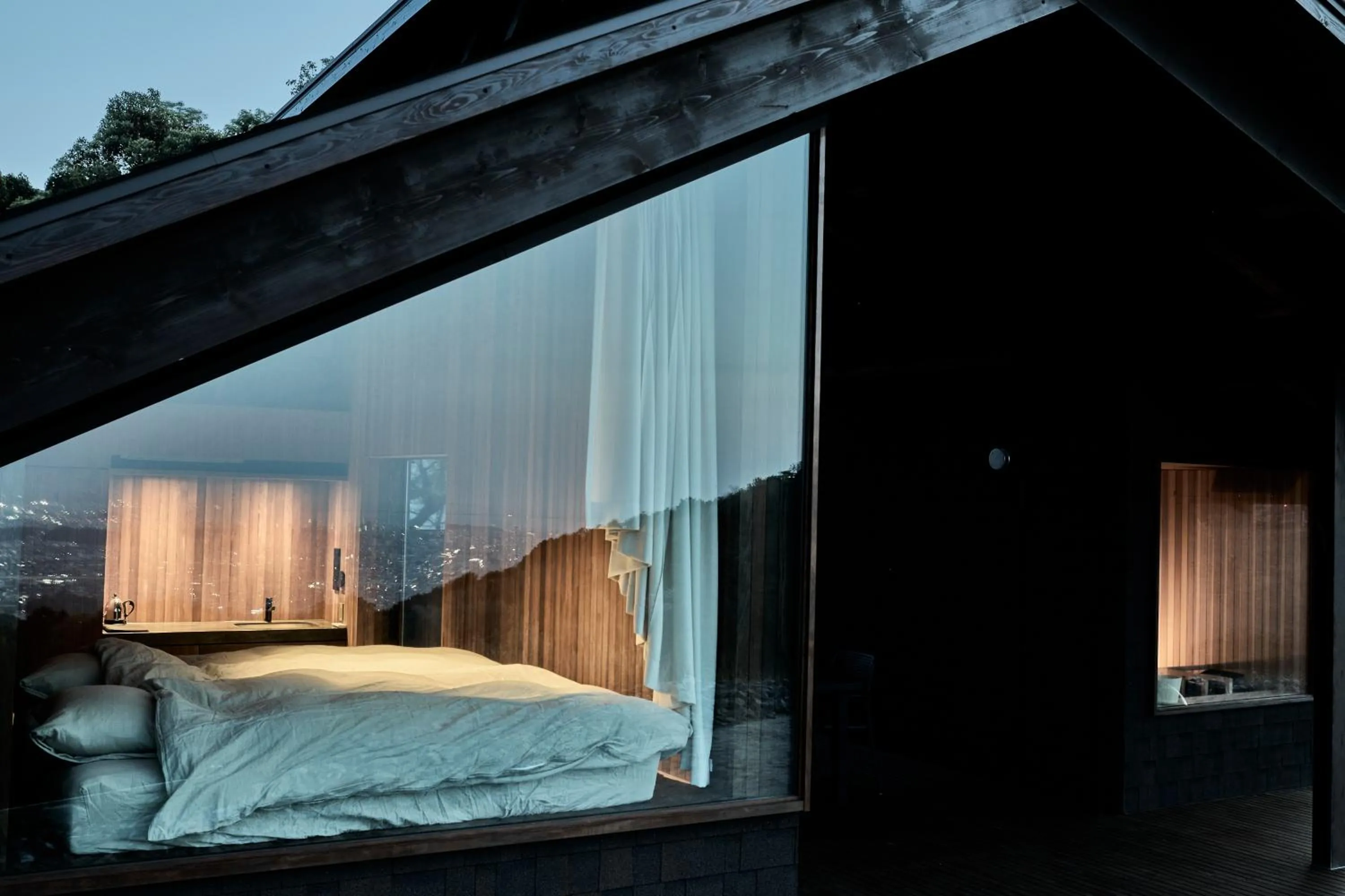 Property building, Bed in Snow Peak YAKEI SUITE ABURAYAMA FUKUOKA