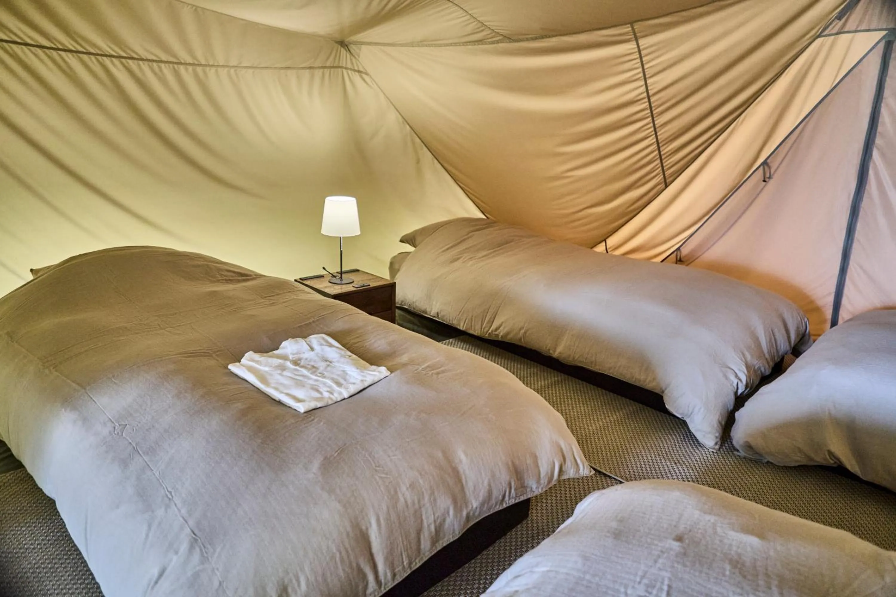 Bedroom, Bed in Snow Peak YAKEI SUITE ABURAYAMA FUKUOKA