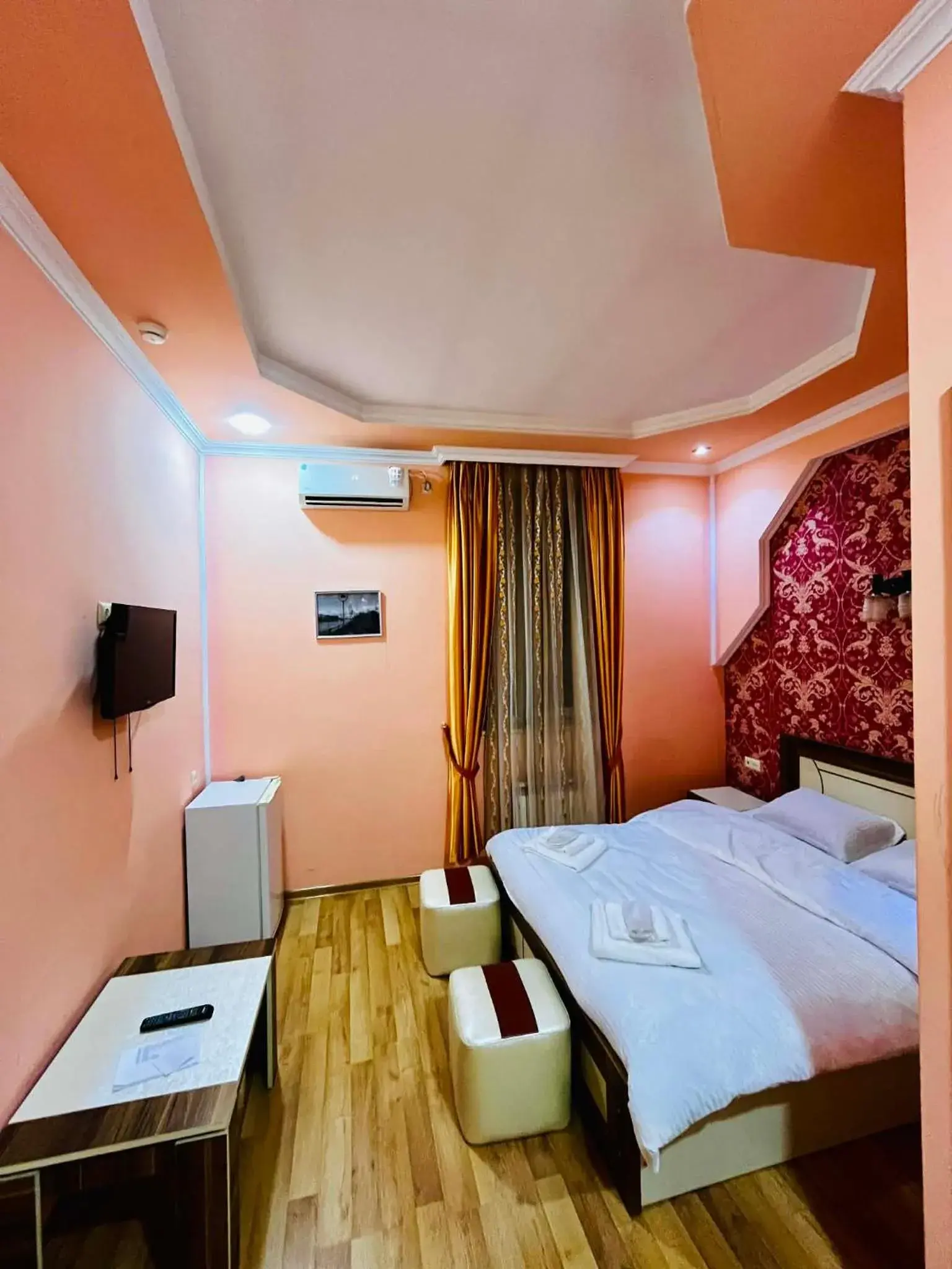 Small Double Room - single occupancy in Lux Palace Hotel Small Double Room - single occupancy in Lux Palace Hotel