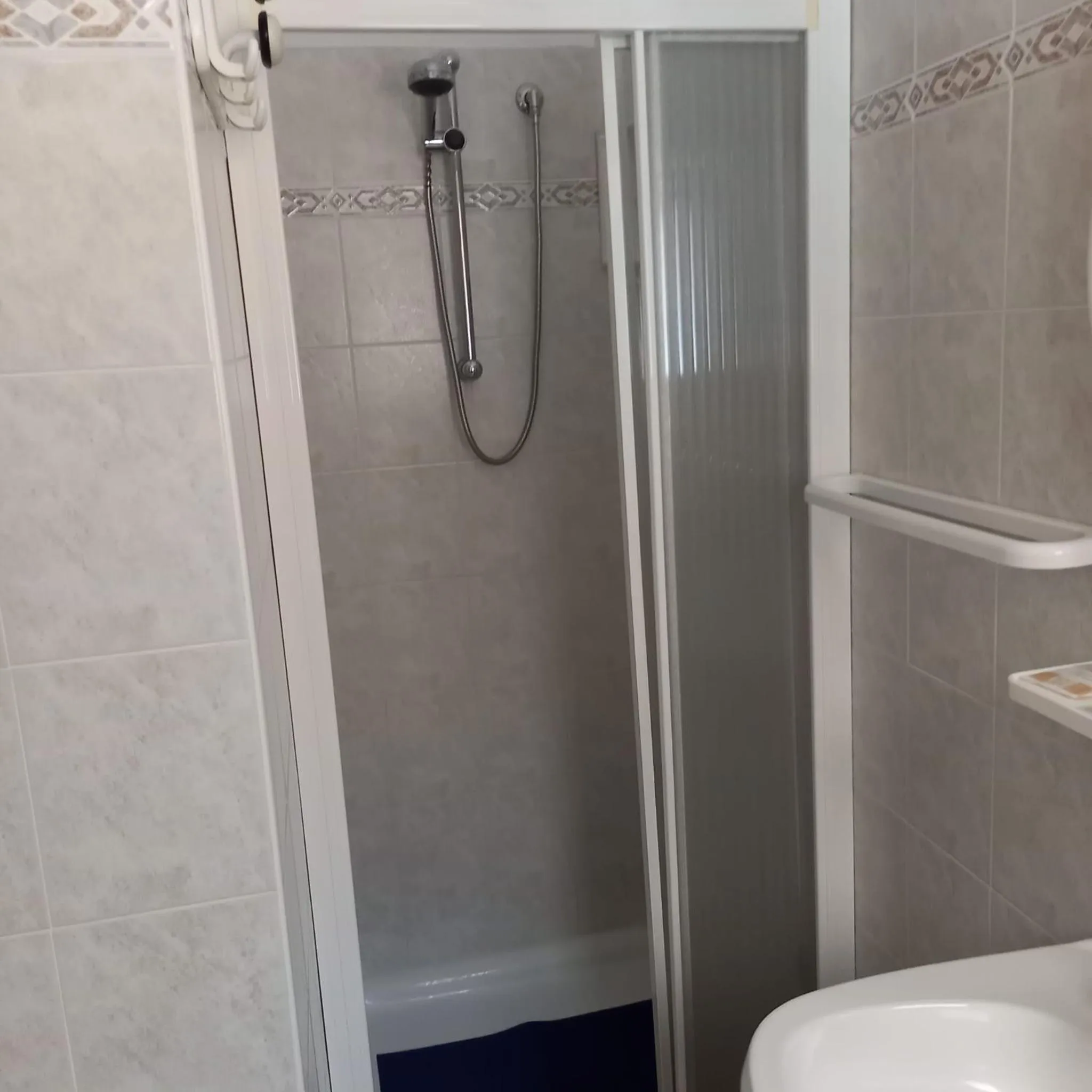 Shower in Hotel Serafini Misano Adriatico