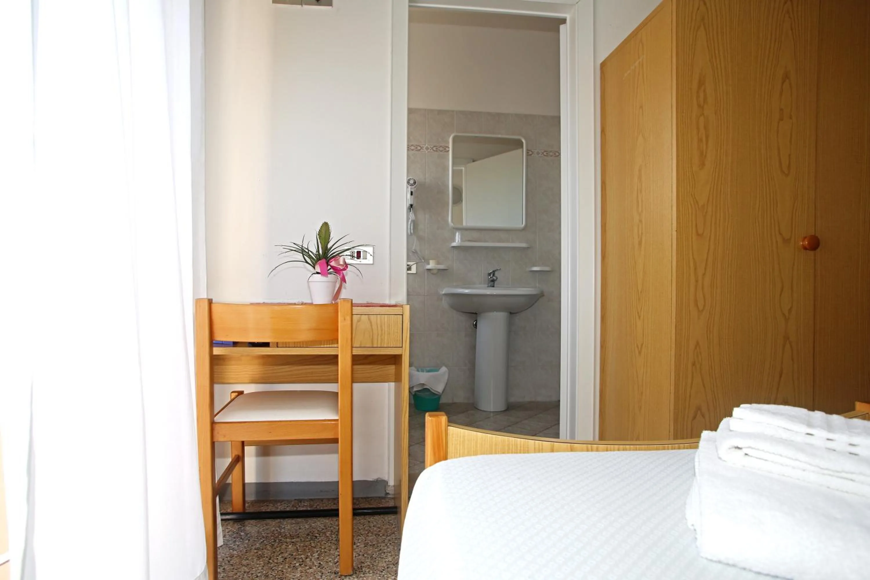 Bedroom, Bed in Hotel Serafini Misano Adriatico