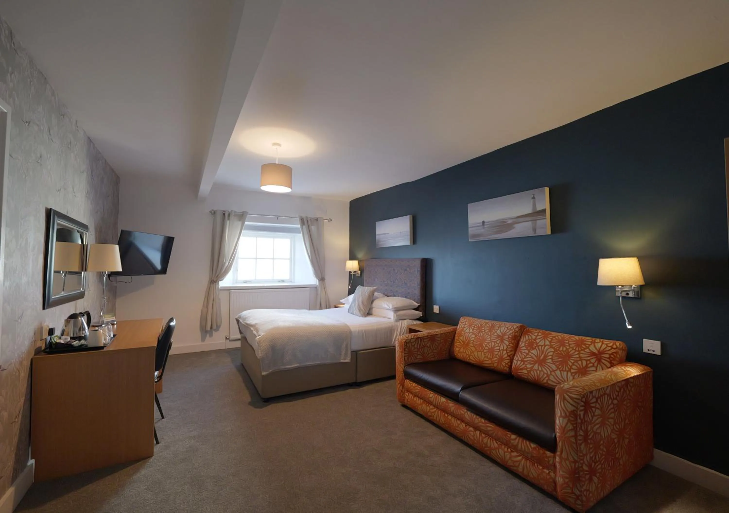 Bedroom, Bed in THE LORD NELSON HOTEL