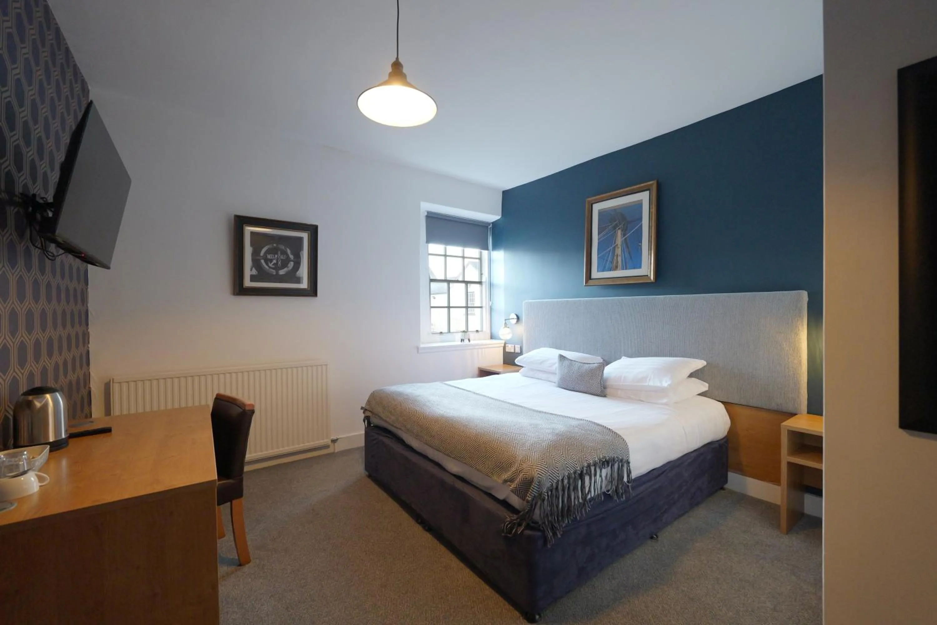 Bedroom, Bed in THE LORD NELSON HOTEL