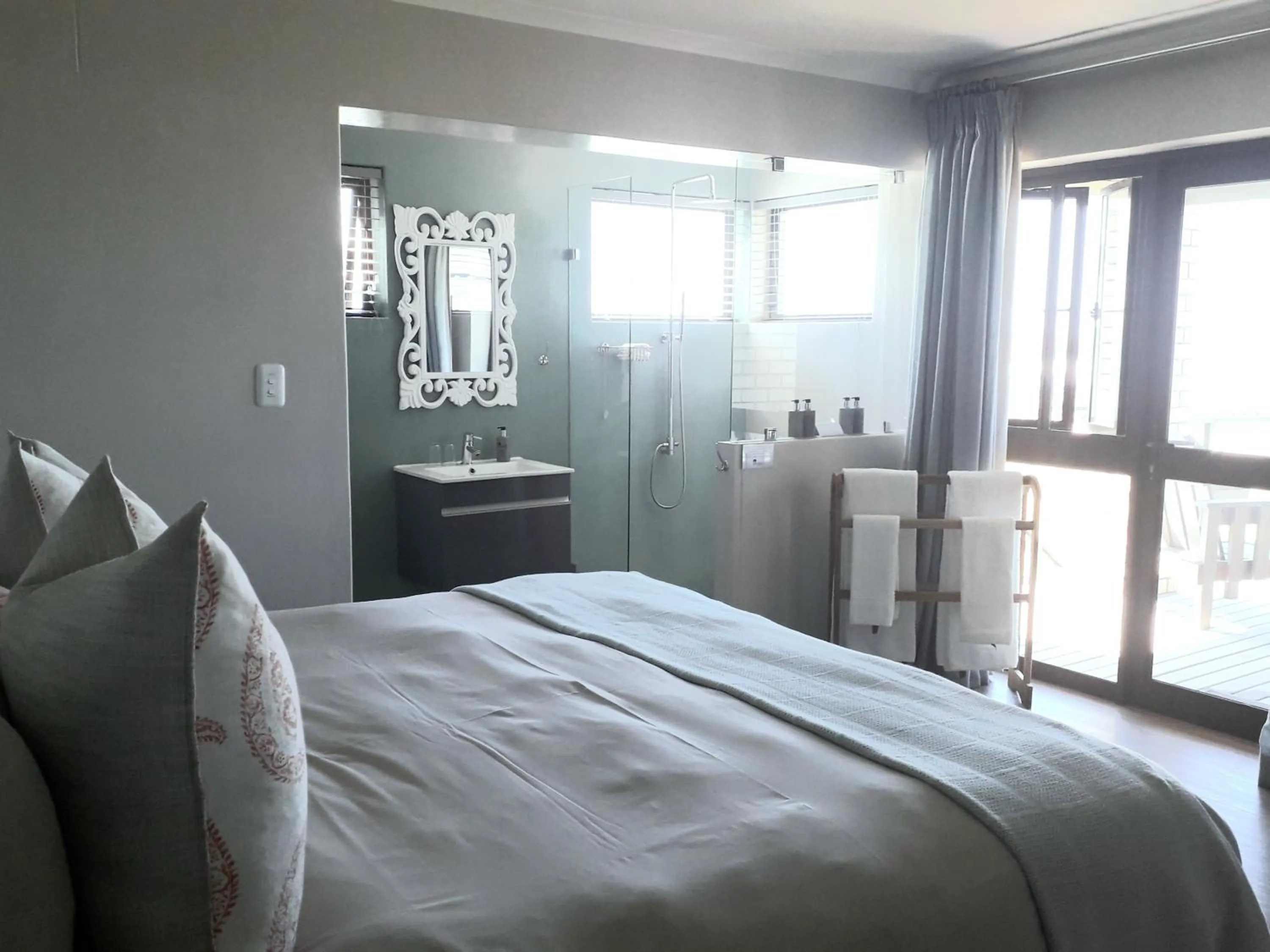 Photo of the whole room, Bed in Little Rock Guesthouse