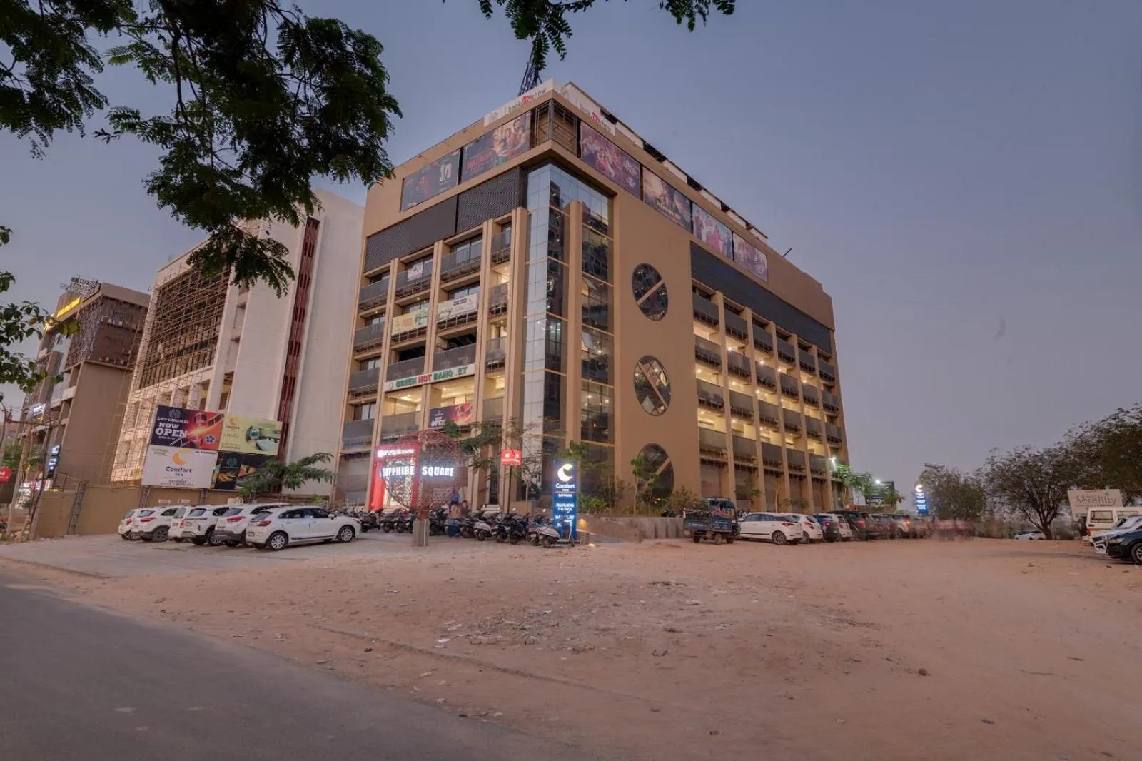 Facade/entrance in Comfort Inn Sapphire Chandkheda, Ahmedabad