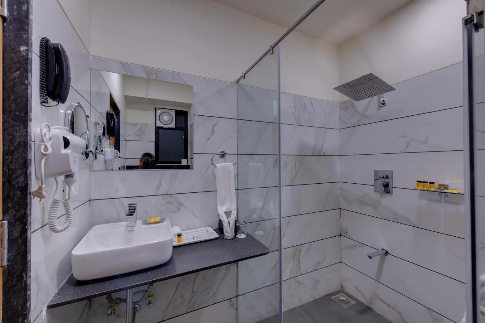 Bathroom in Comfort Inn Sapphire Chandkheda, Ahmedabad