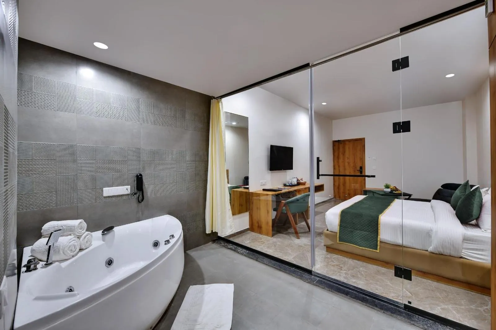 Bedroom, Bed in Comfort Inn Sapphire Chandkheda, Ahmedabad