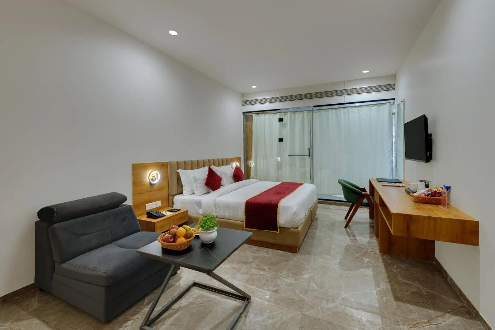 Photo of the whole room, Bed in Comfort Inn Sapphire Chandkheda, Ahmedabad