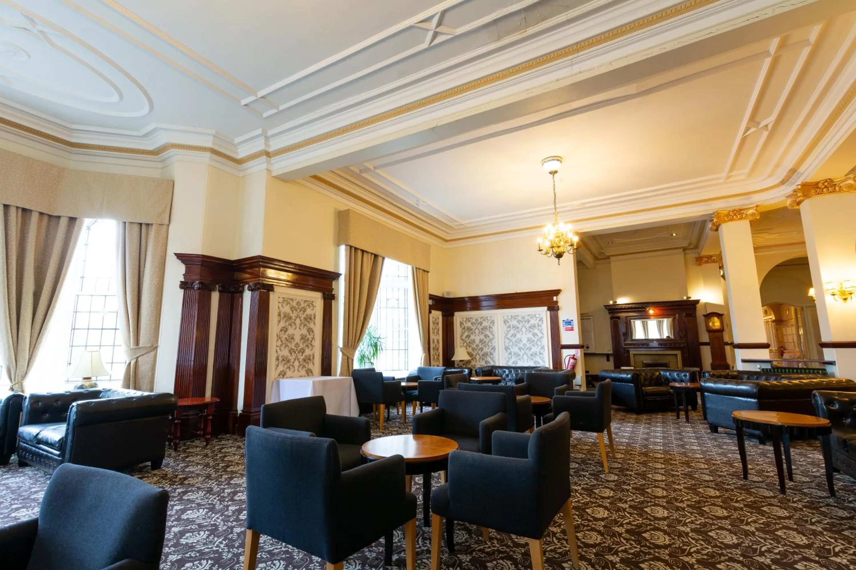 Lobby or reception in Prince Of Wales Hotel
