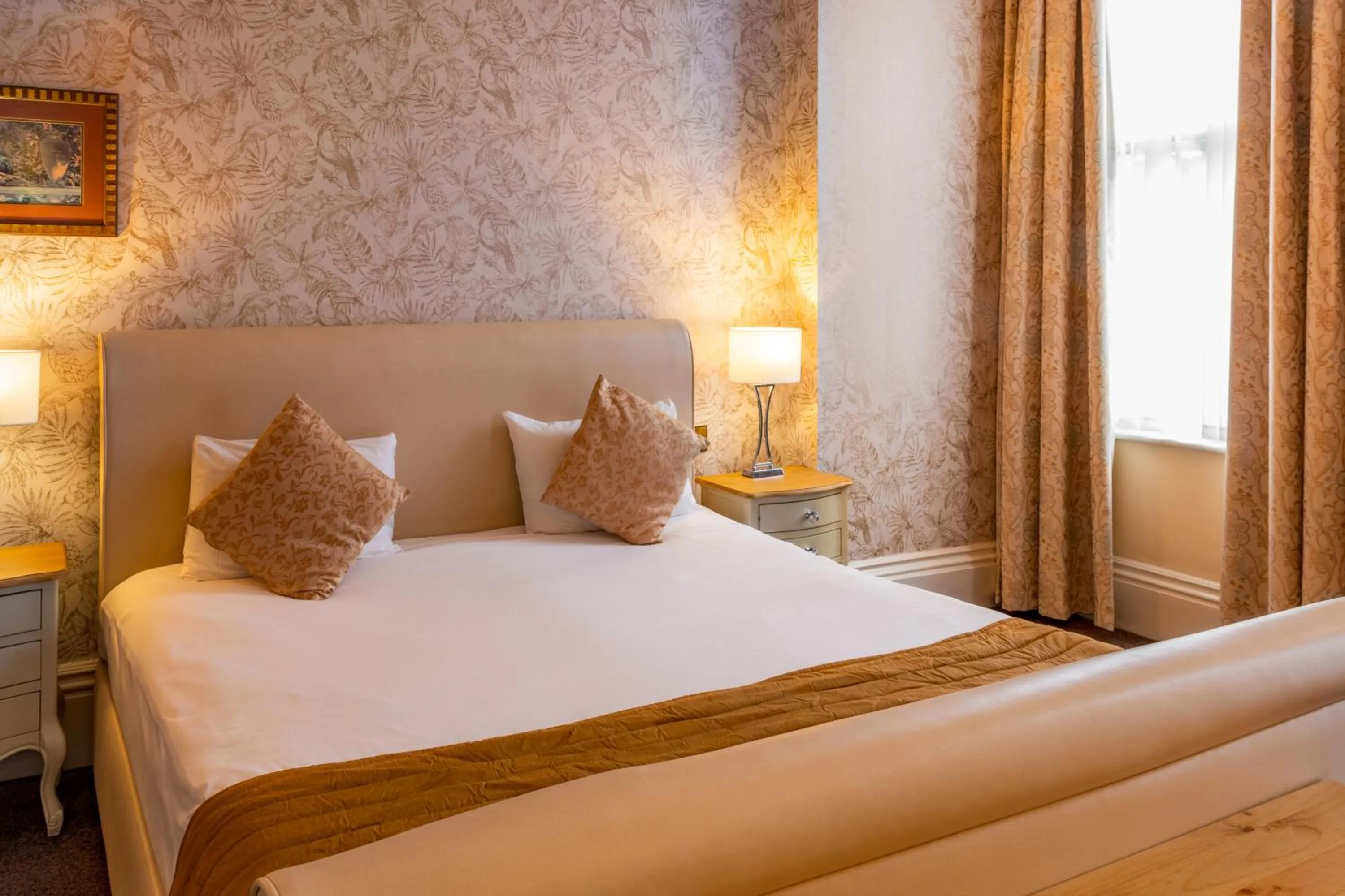 wedding, Bed in Prince Of Wales Hotel