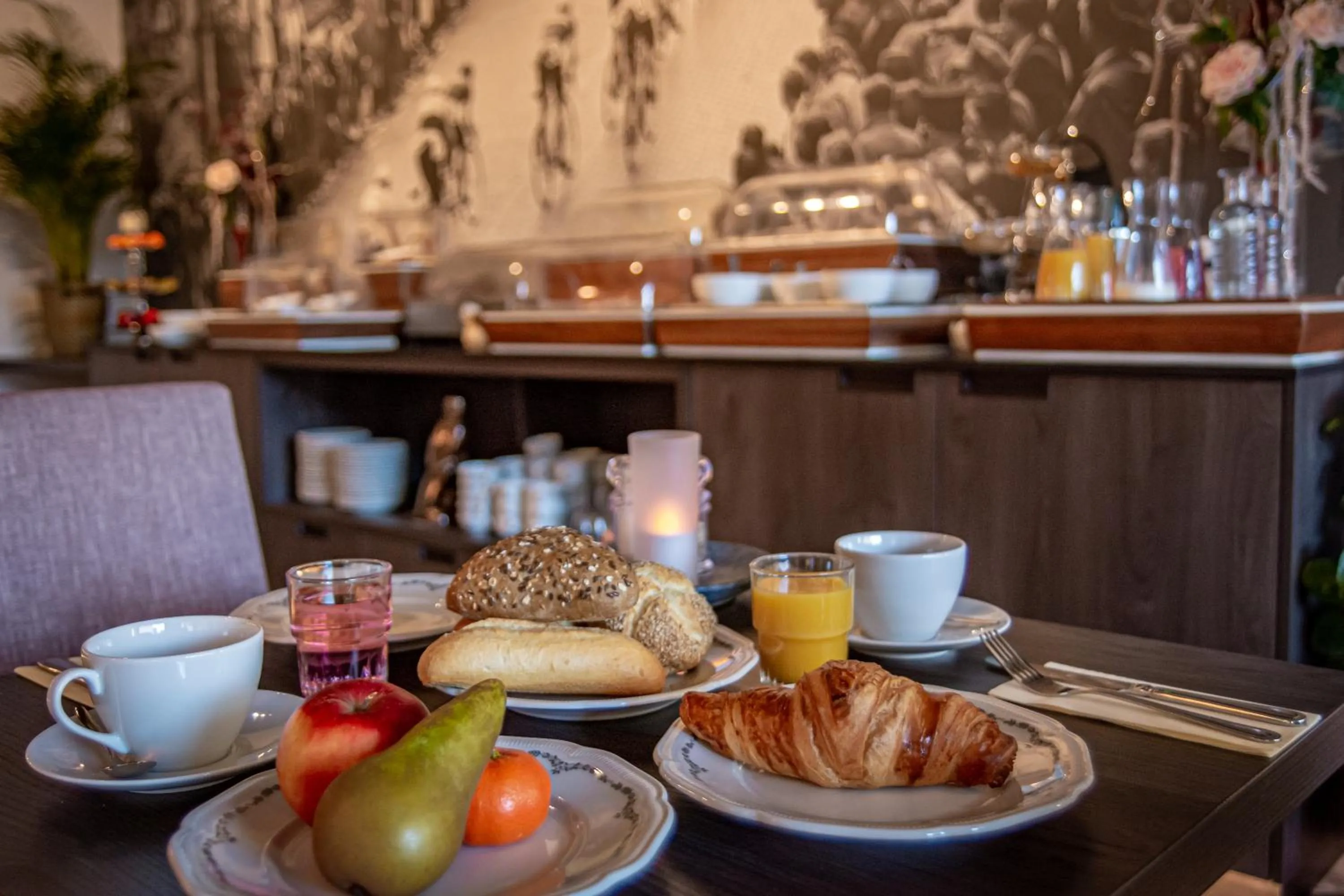 Buffet breakfast in Hotel Hulsman