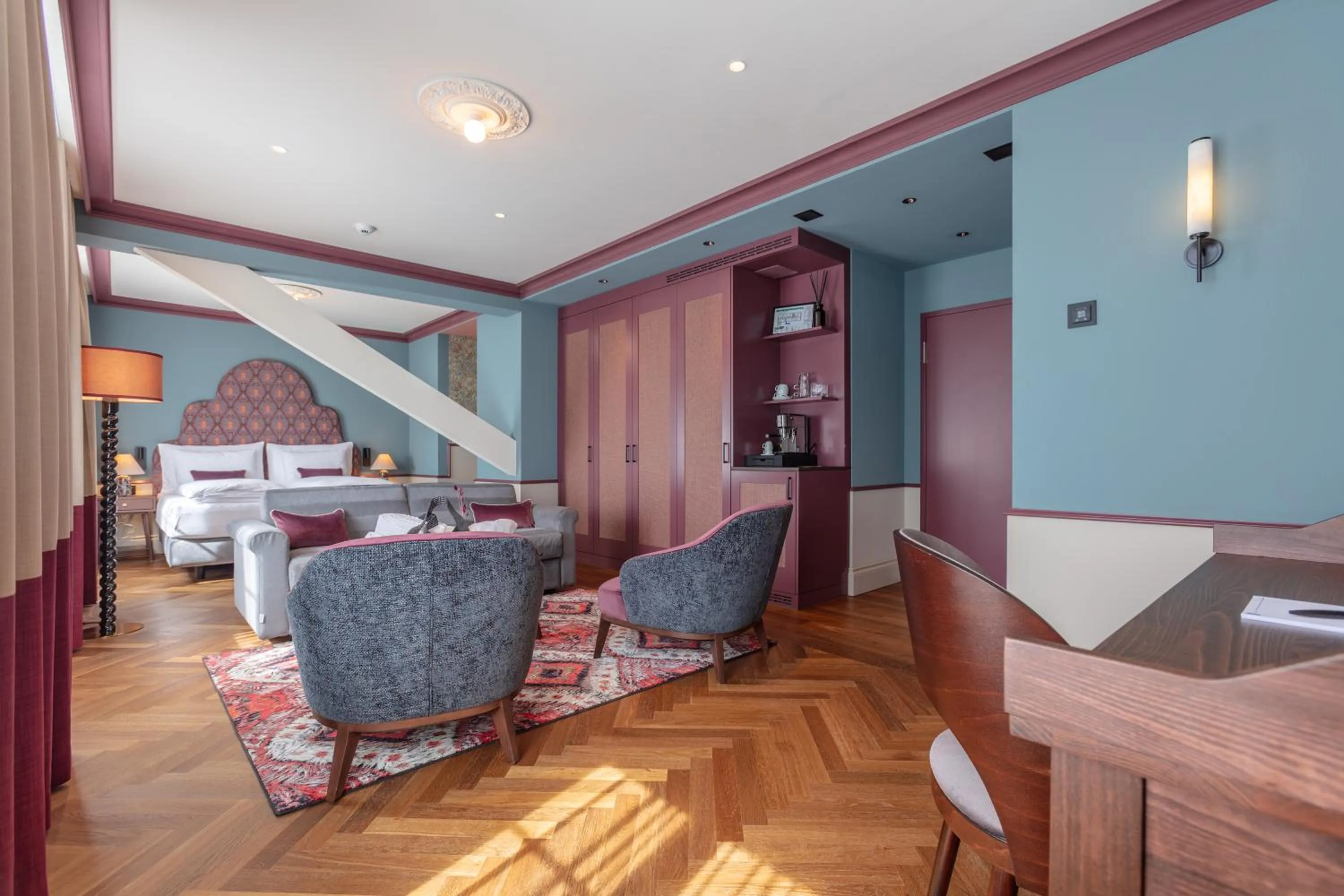 Photo of the whole room, Bed in Hotel Mürren Palace