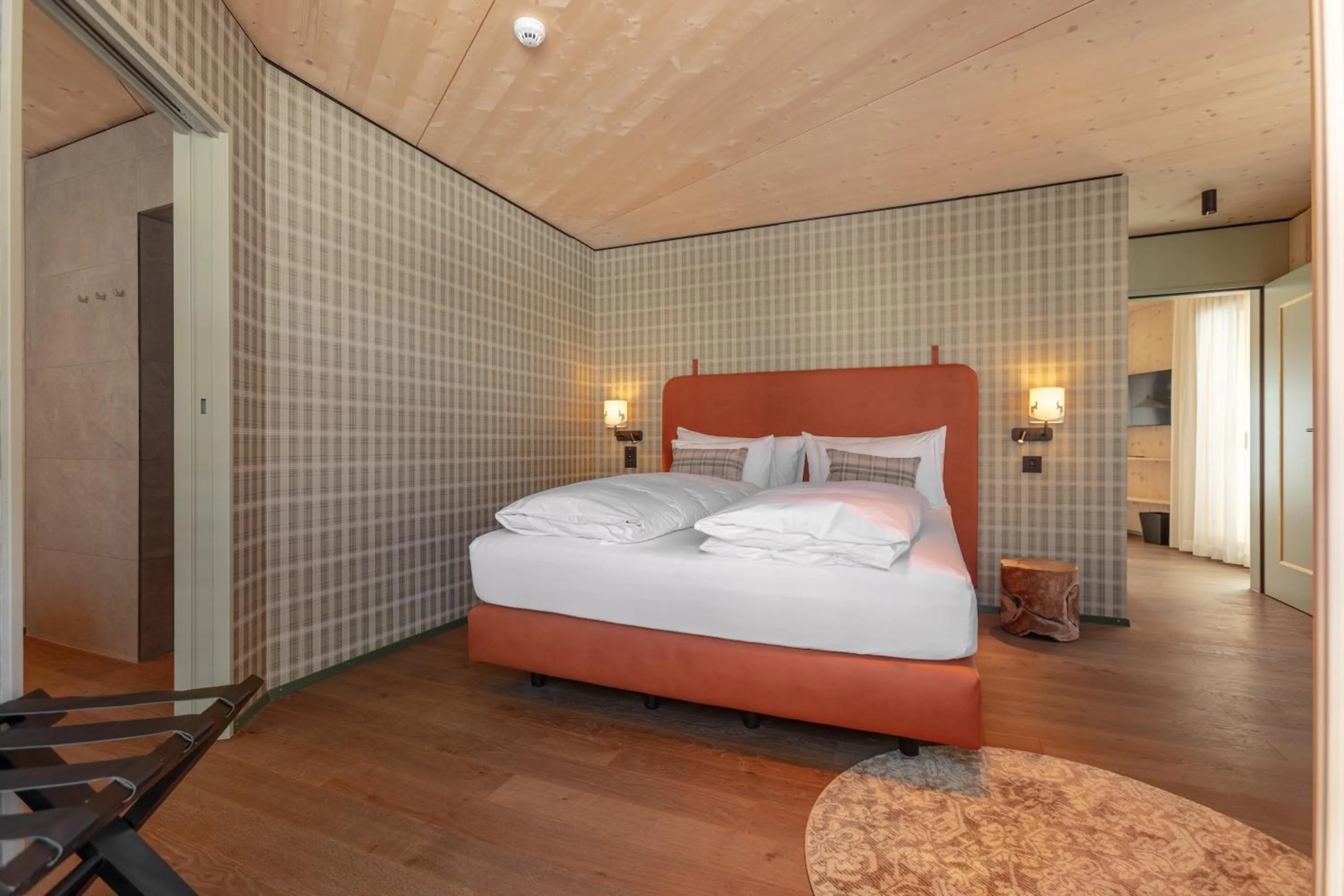 Bedroom, Bed in Hotel Mürren Palace